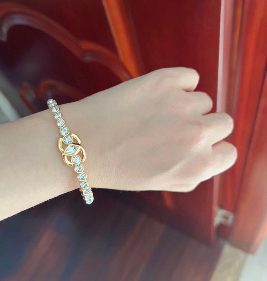 CHANEL 水鑽雙C開口式手鐲