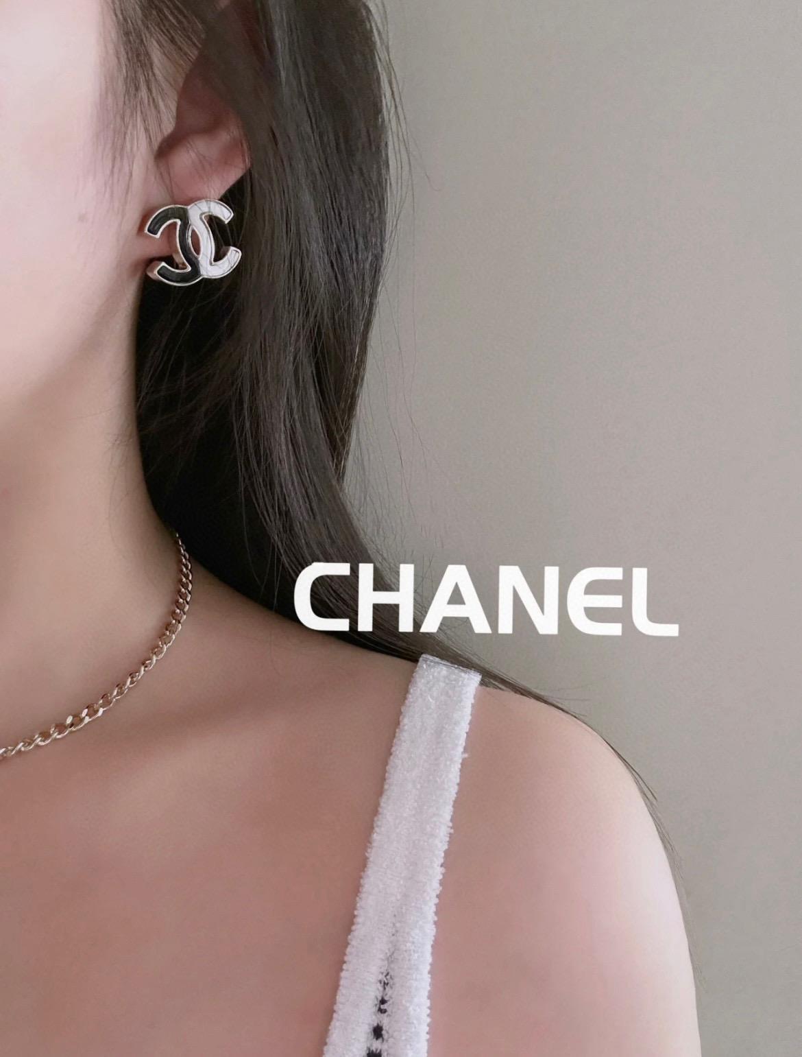 CHANEL 琺瑯黑白拼色 熊貓配色雙C胸針/耳環