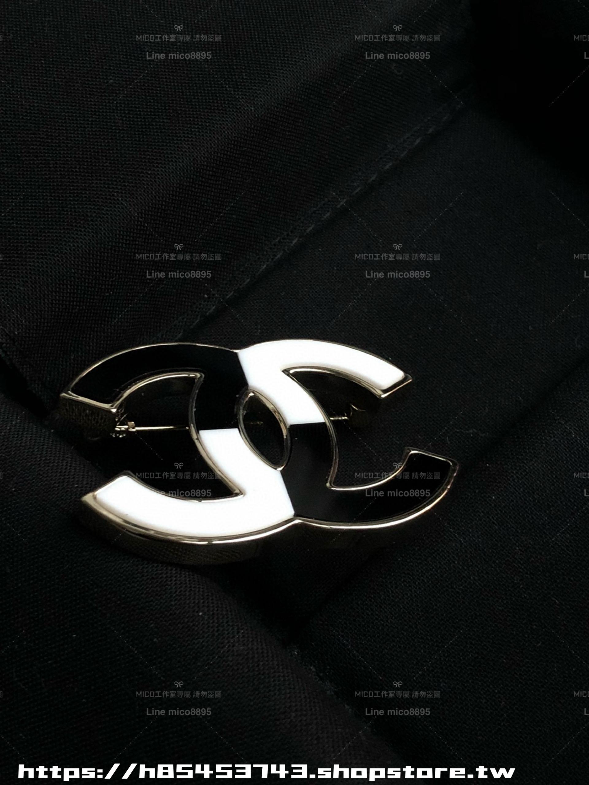 CHANEL 琺瑯黑白拼色 熊貓配色雙C胸針/耳環