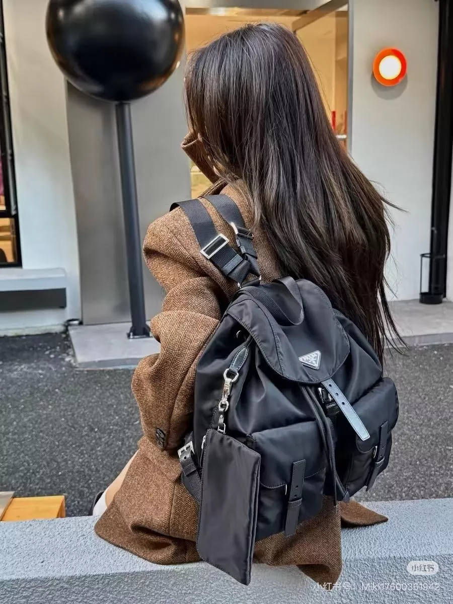 PRADA 大號 黑銀/奶茶色 降落傘材質尼龍雙肩包/後背包/30cm