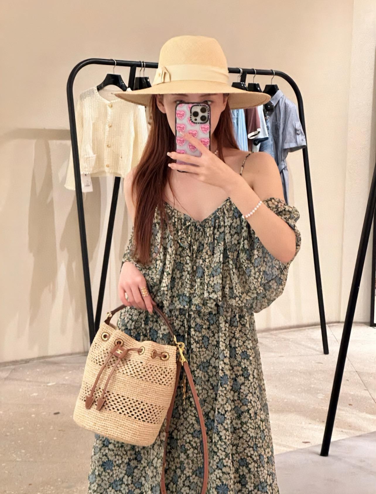 CELINE 夏日度假風系列 草編款 CLARA水桶包 可手提與斜挎 肩帶可調節 25cm