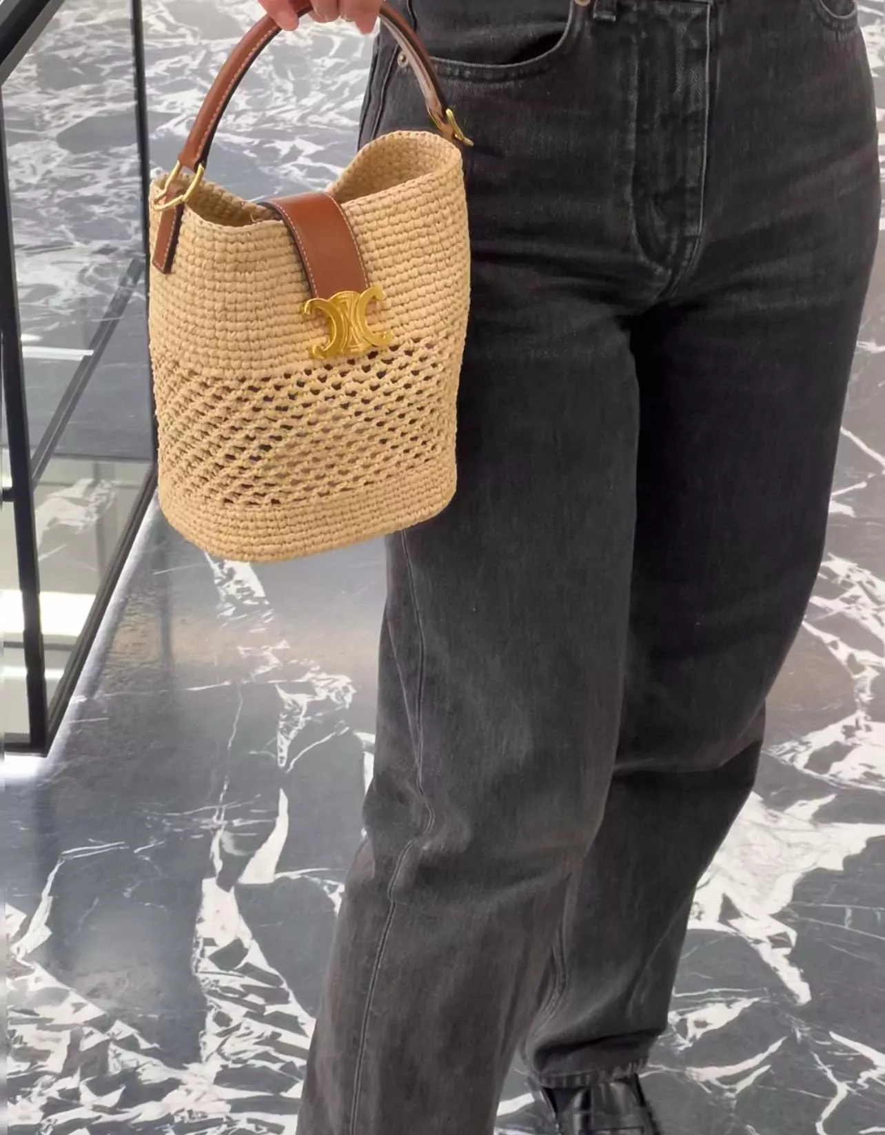 CELINE 夏日度假風系列 草編款 Louise水桶包 可手提與斜挎 19cm