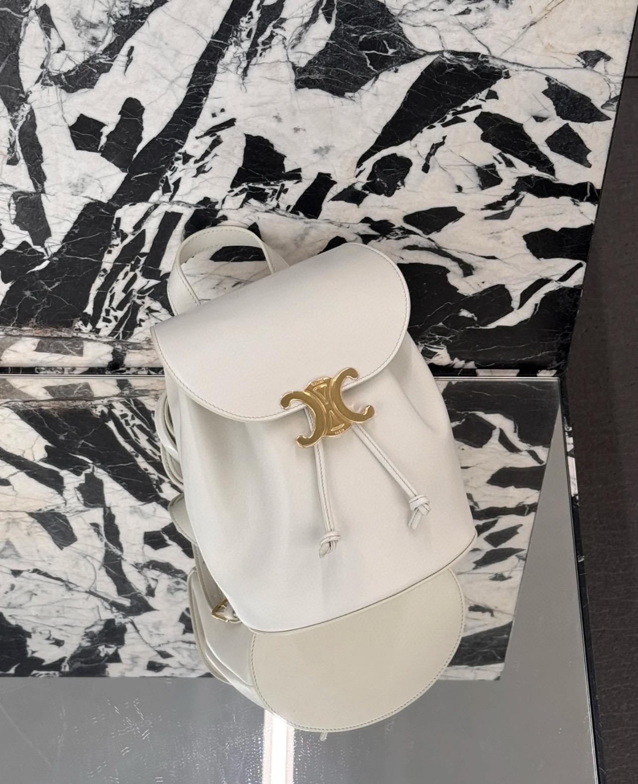 CELINE 白色皮質Bonnie✨雙肩包 小書包 長25cm x 寬18cm x 深13cm