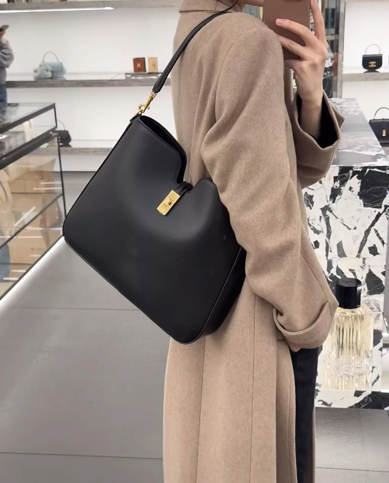 CELINE 中號 光滑牛皮革 16 Soft 購物包/肩背包 36cm