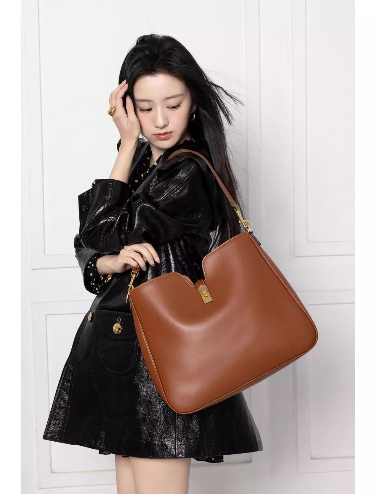 CELINE 中號 光滑牛皮革 16 Soft 購物包/肩背包 36cm
