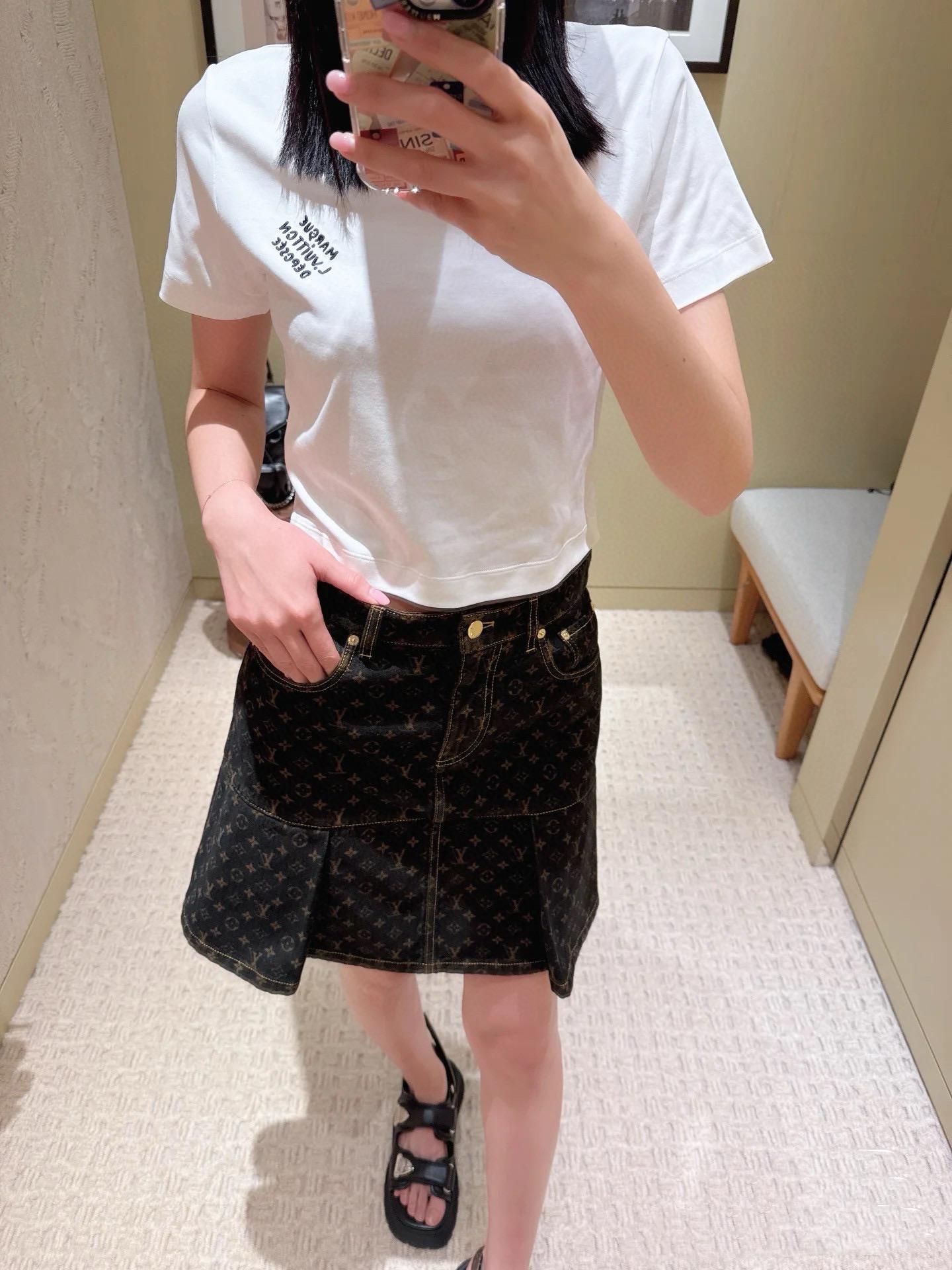 LV 25ss Resort渡假系列 基礎款 字母鏈條短版上衣 百搭款