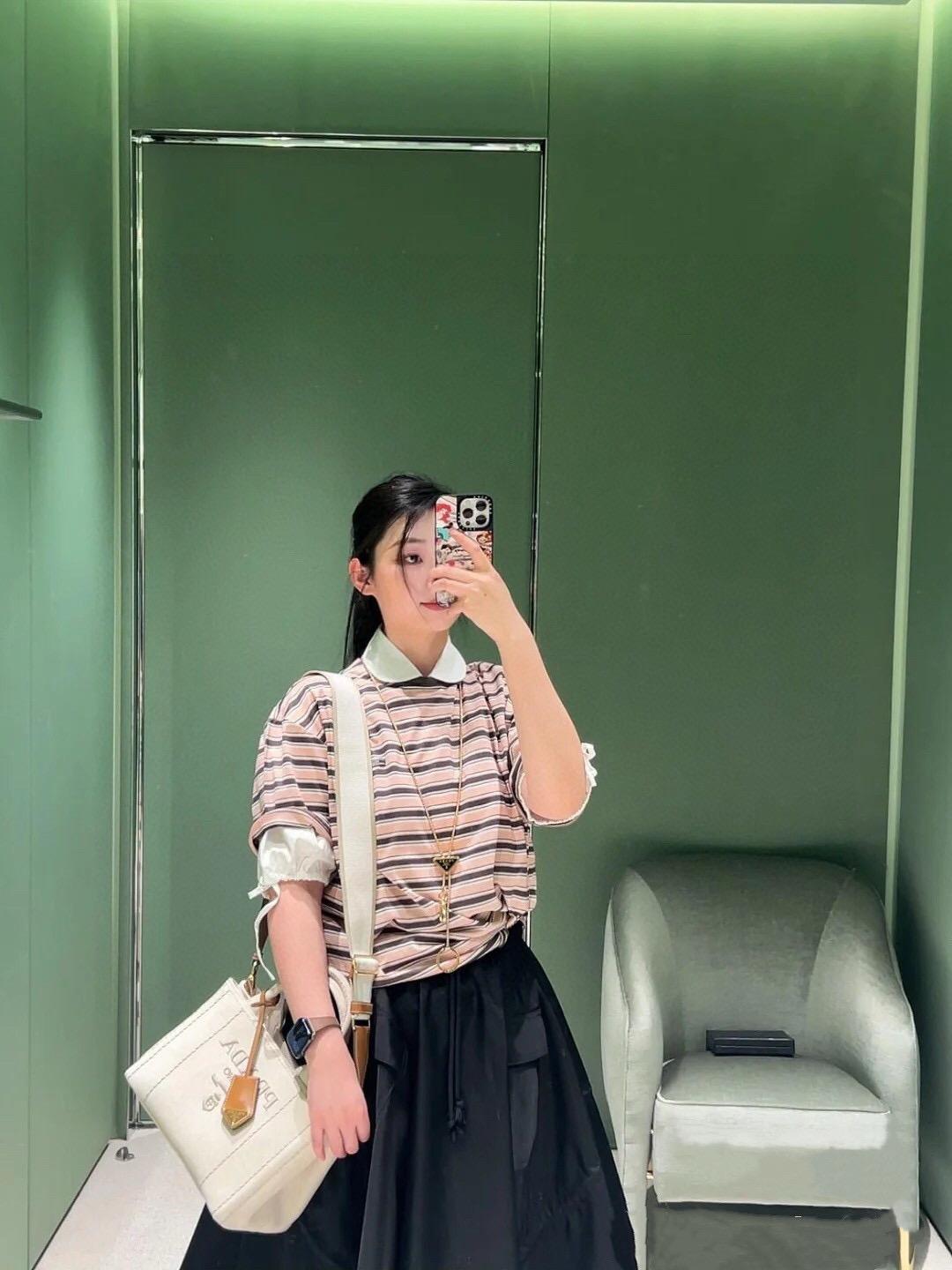 PRADA 25早春 粉x咖 基礎款條紋短袖上衣