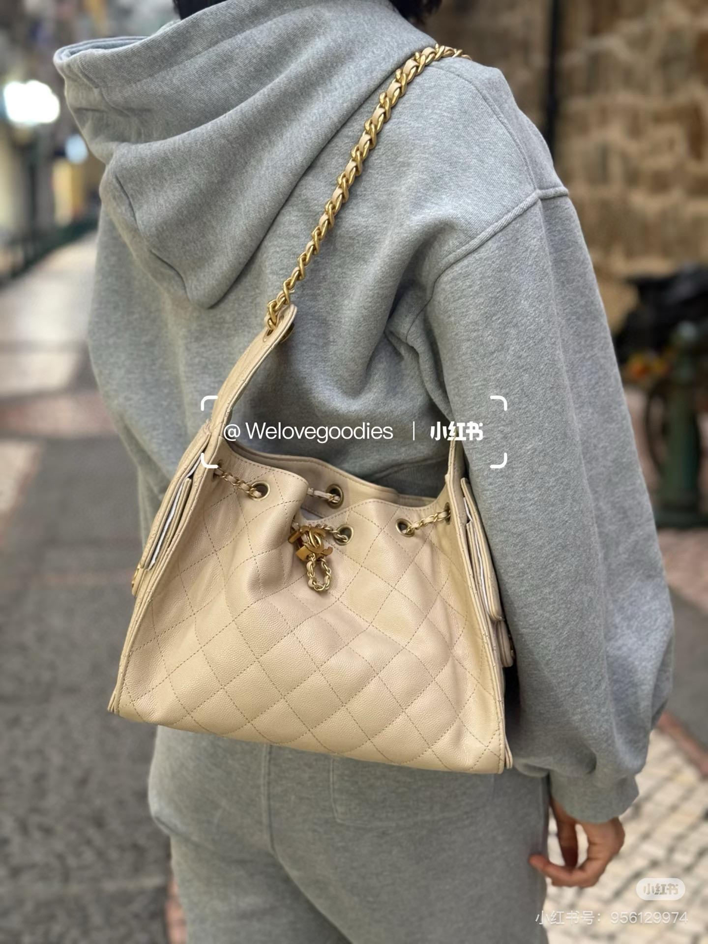 CHANEL 25c 小號 25Bag 奶茶色 魚子醬牛皮金釦水桶包/抽繩肩背包 26cm