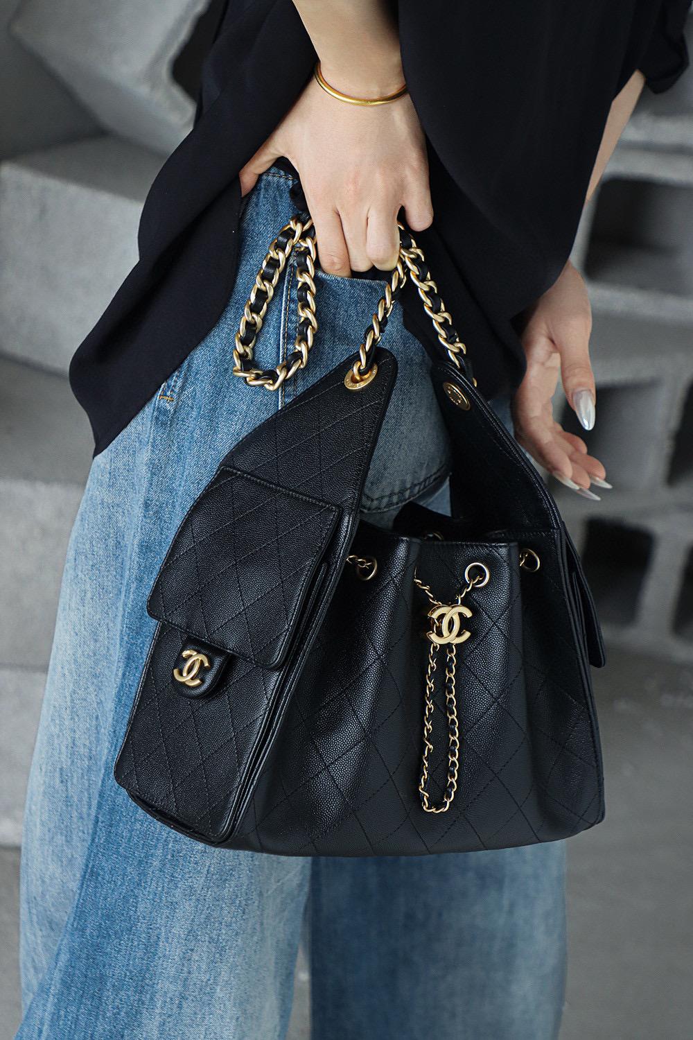 CHANEL 25c 小號 25Bag 黑色魚子醬牛皮金釦水桶包/抽繩肩背包 26cm
