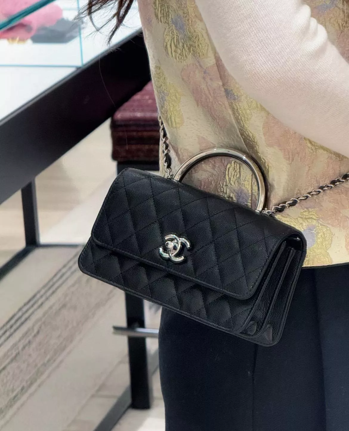 CHANEL 25P 金屬手柄WOC斜挎包/魚子醬皮革 銀釦 18cm