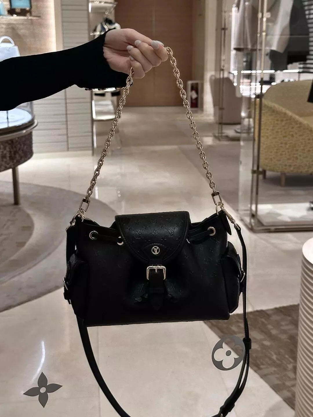 LV Odyssée 浮雕字母小牛皮 - 時尚包款- M25554 27cm
