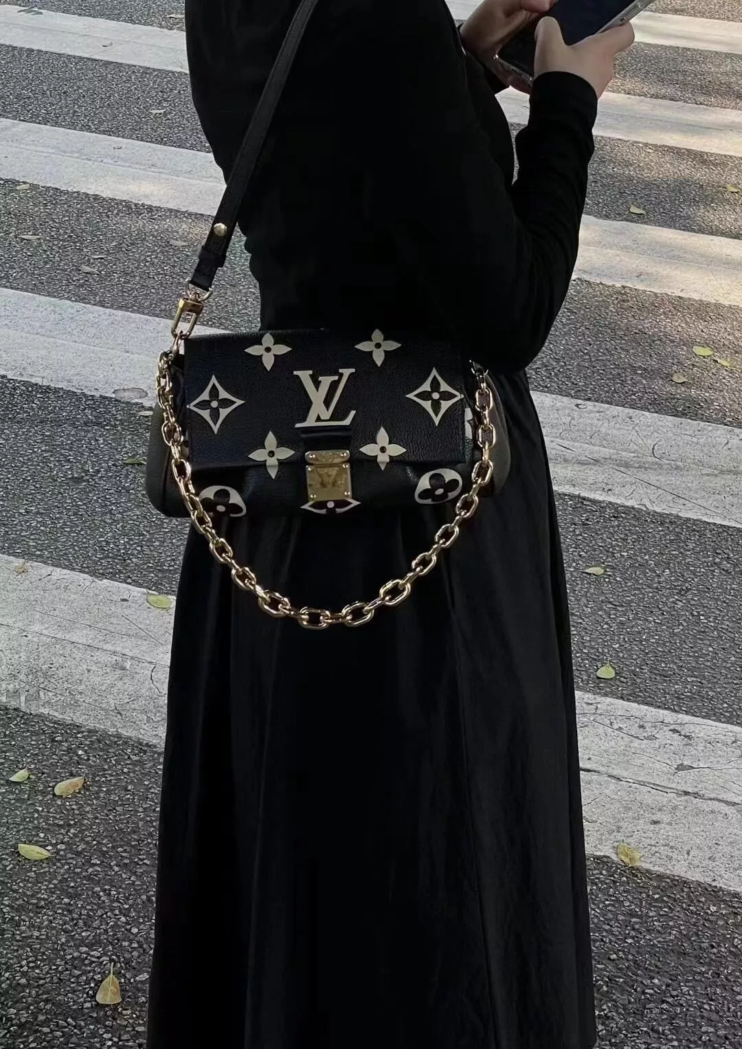 LV  Favorite 雙色Monogram Empreinte 皮革- 時尚包款- M45859
