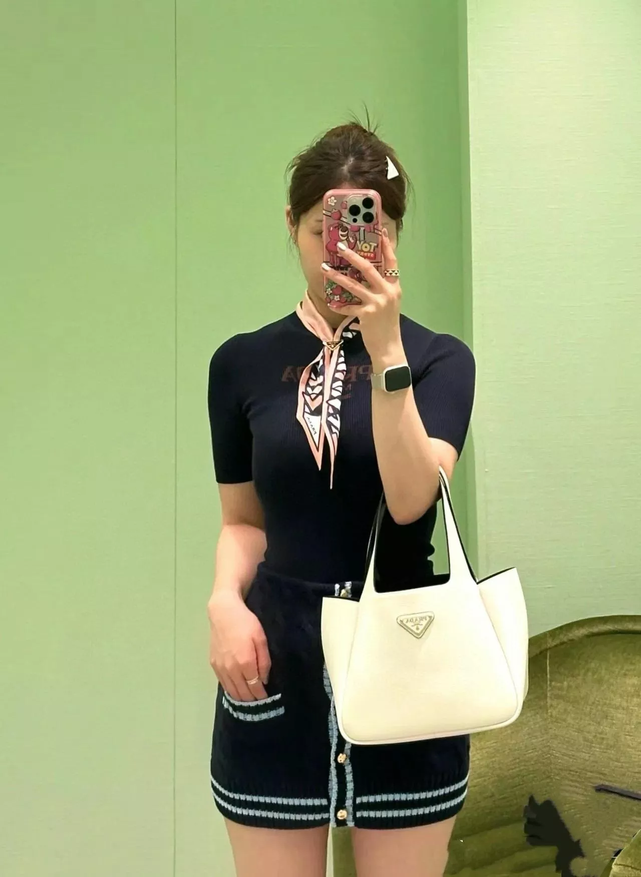 PRADA 白色 簡約輪廓菜籃子手袋｜質感牛皮＋羊皮內裏｜百搭通勤款 22cm