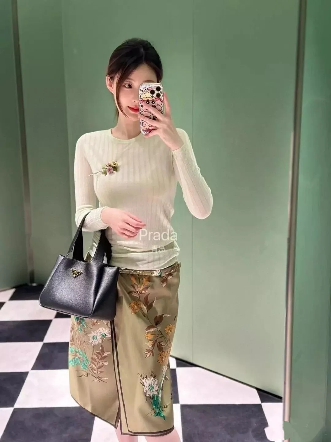 PRADA 黑色 簡約輪廓菜籃子手袋｜質感牛皮＋羊皮內裏｜百搭通勤款 22cm