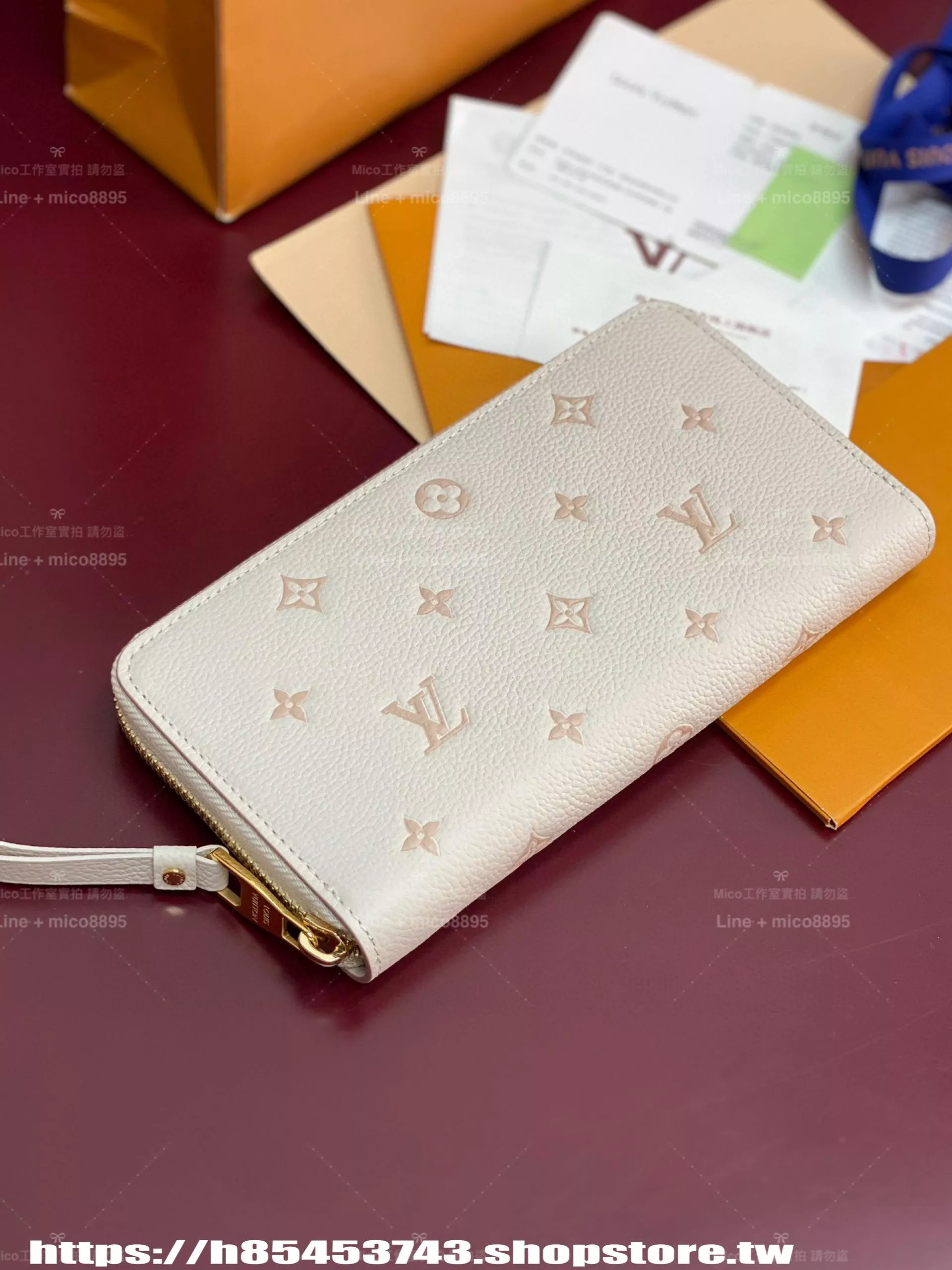 LV M13644 ｜米白壓花拉鍊長夾｜Zippy Wallet