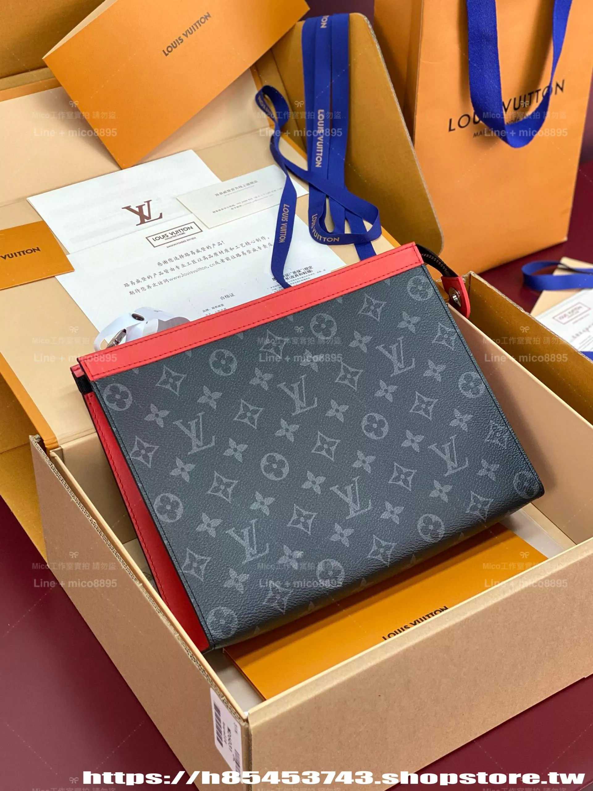 LV Pochette Voyage MM Monogram Eclipse 帆布 中號手拿包 M26031／橙紅飾邊