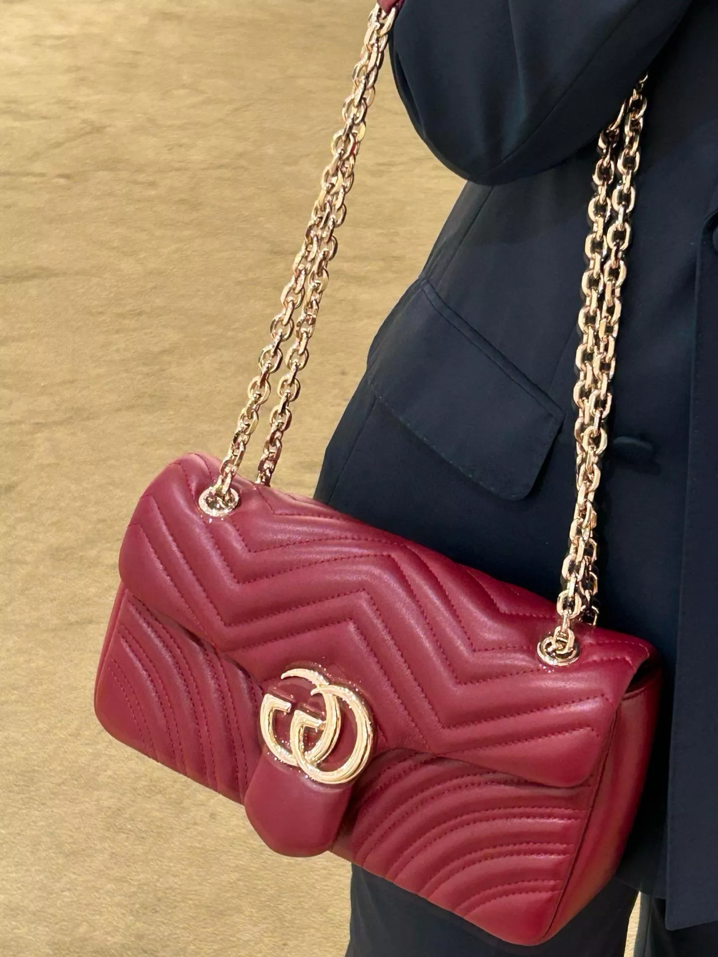 GUCCI GG Marmont 2.0 羊皮鍊條包｜棗紅色 V型絎縫｜837267
