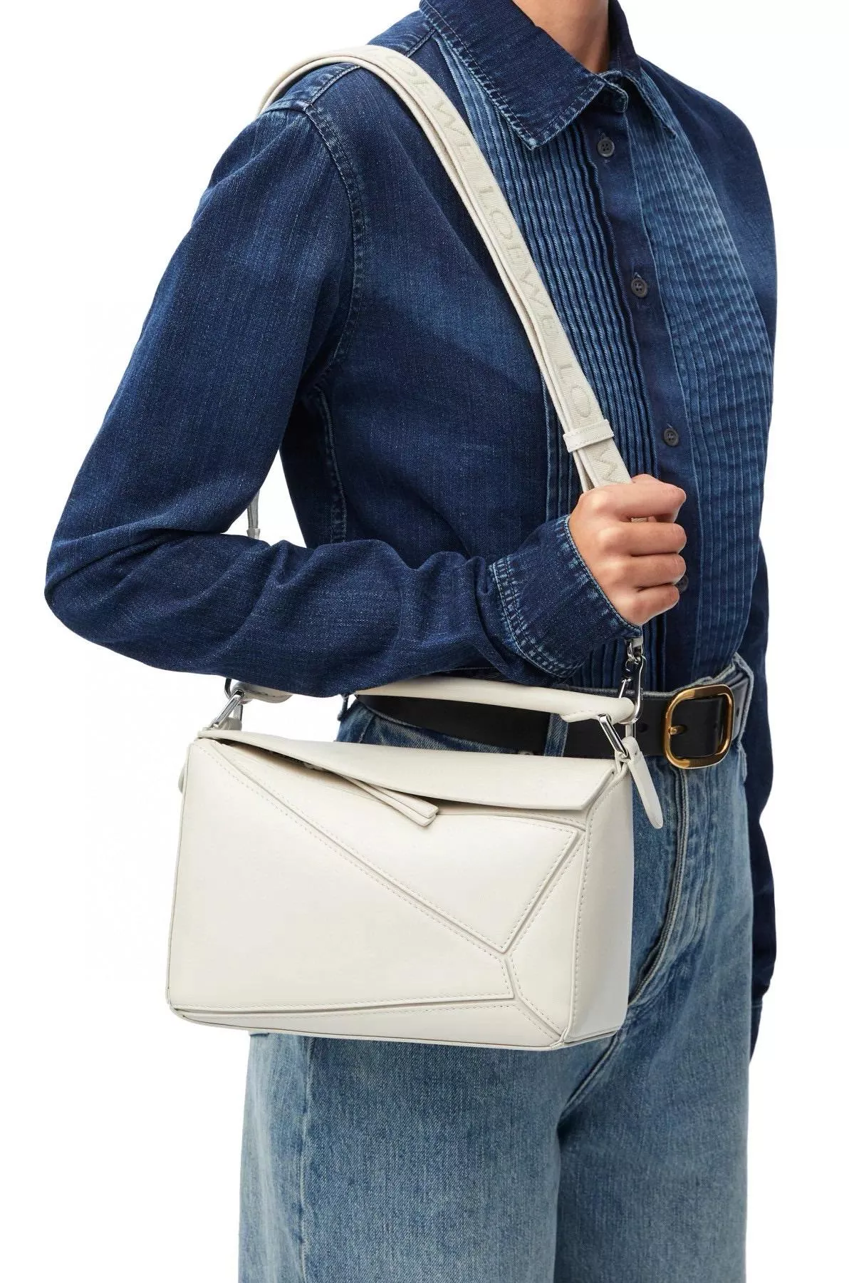 LOEWE small Puzzle 幾何包 海鹽白 純色字母寬肩帶｜附可調提花肩帶