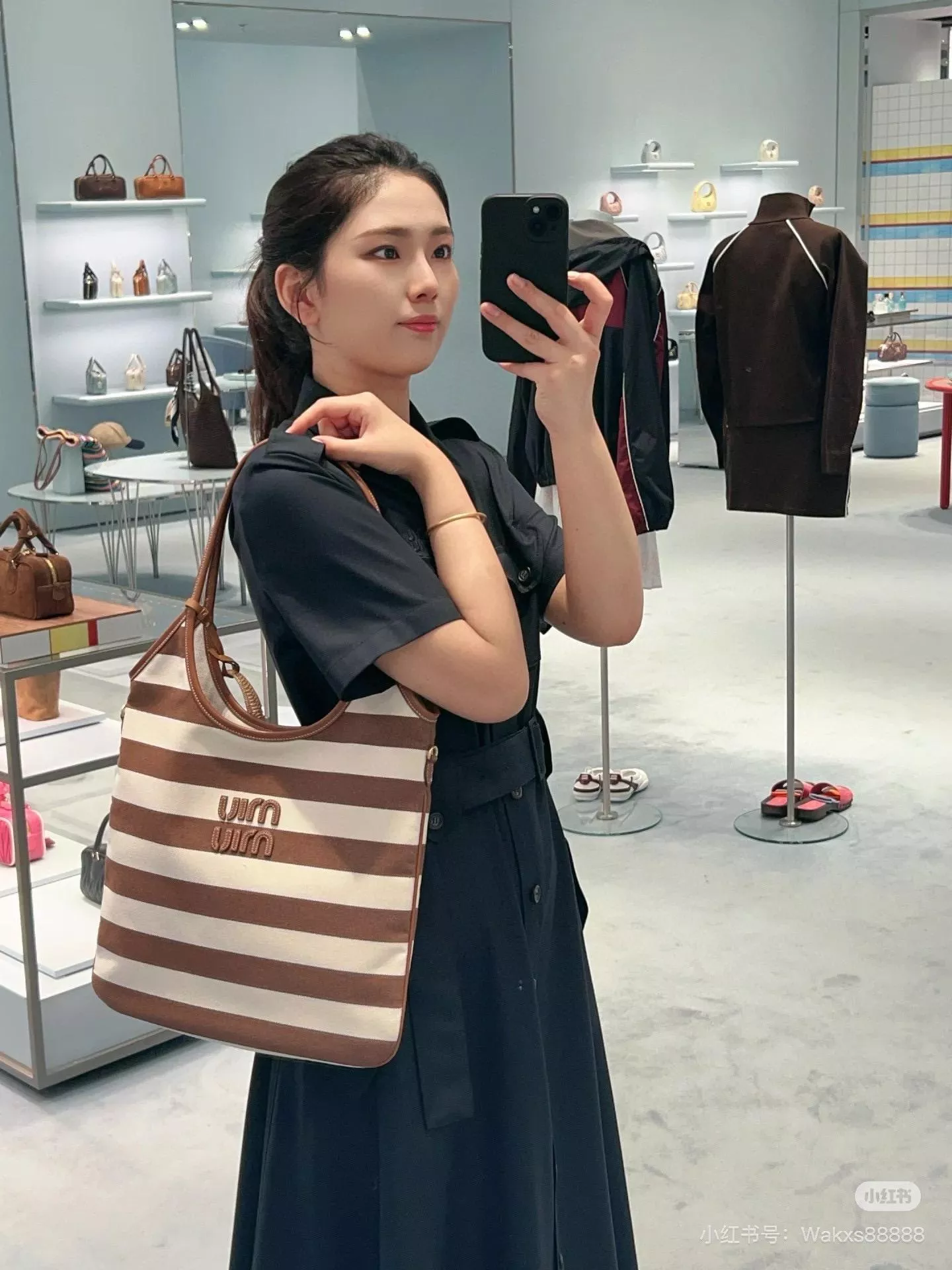 MiuMiu Ivy 條紋帆布Tote包｜25新款｜復古風格輕便托特