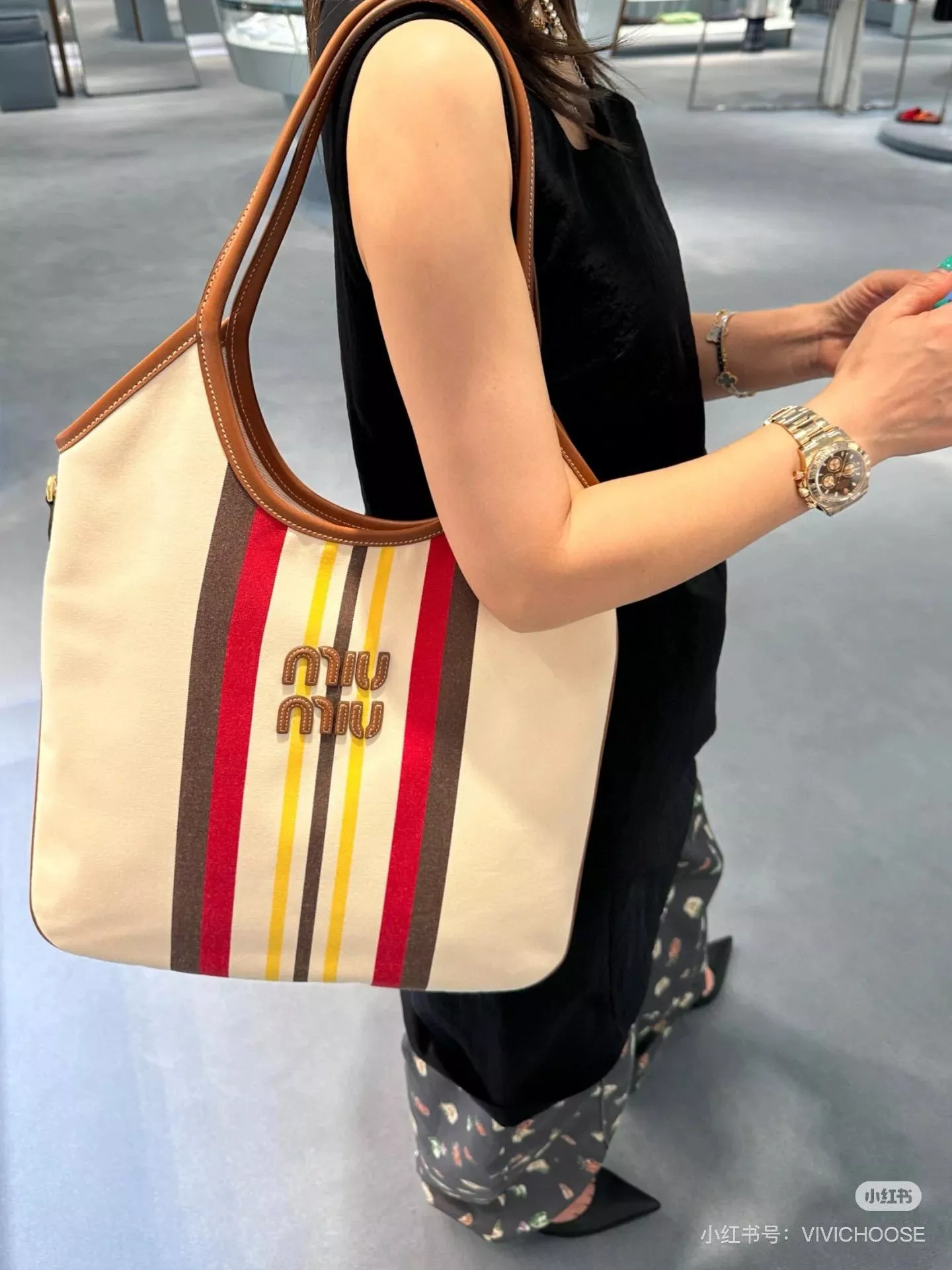 MiuMiu Ivy 條紋帆布Tote包｜25新款｜復古風格輕便托特