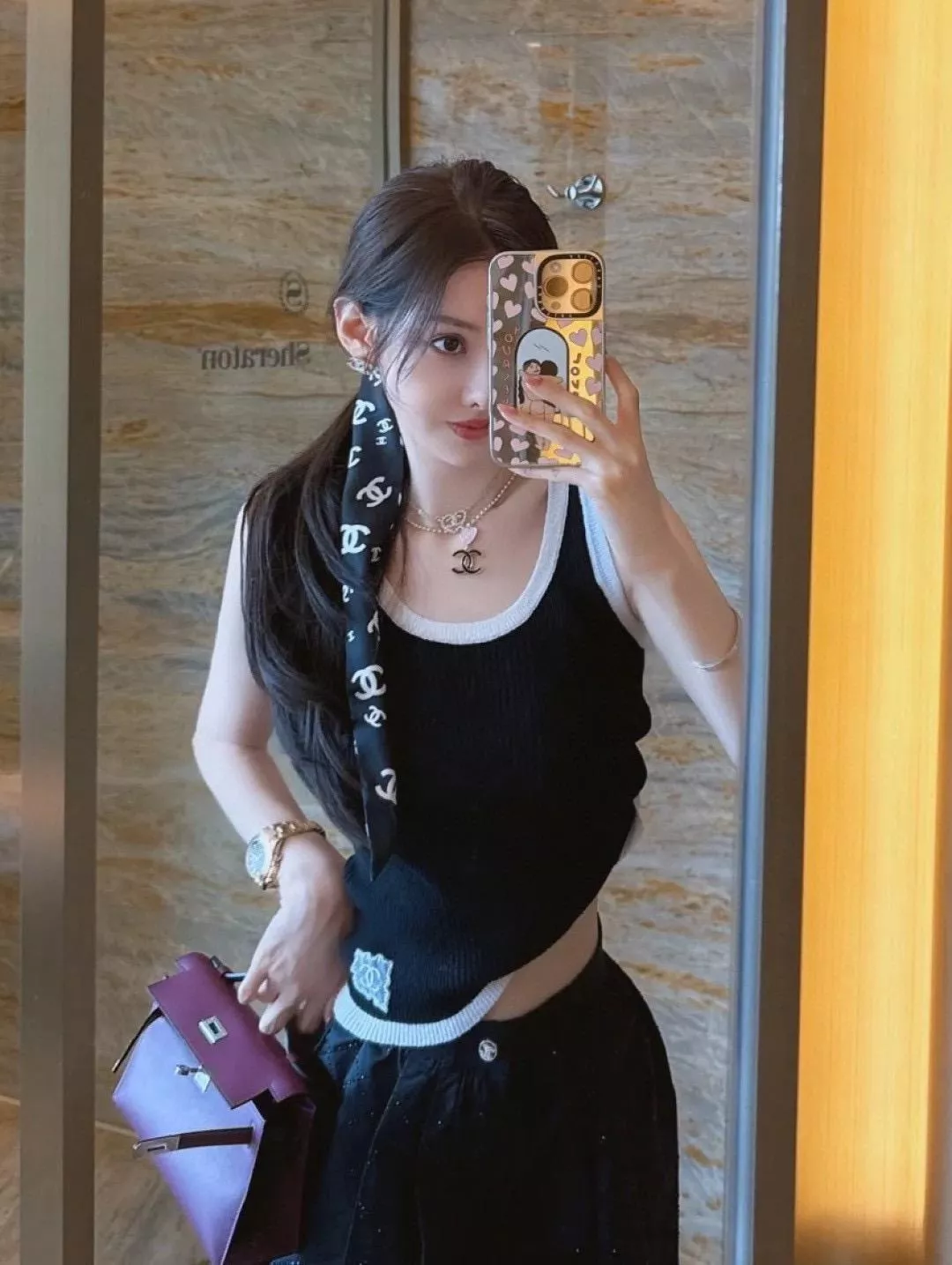Chanel 黑色撞色針織背心・定織蕾絲徽章・日系高支纖維線