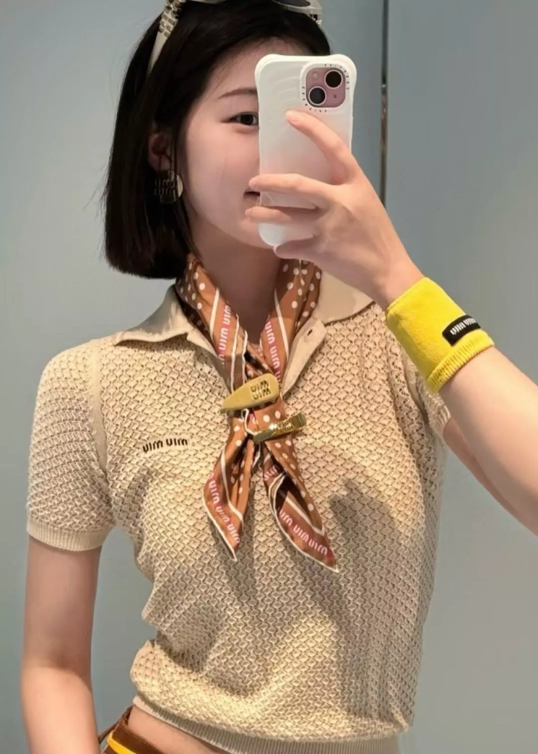 Miumiu 米杏色鏤空針織上衣・翻領蕾絲感短袖・氣質休閒感針織衫
