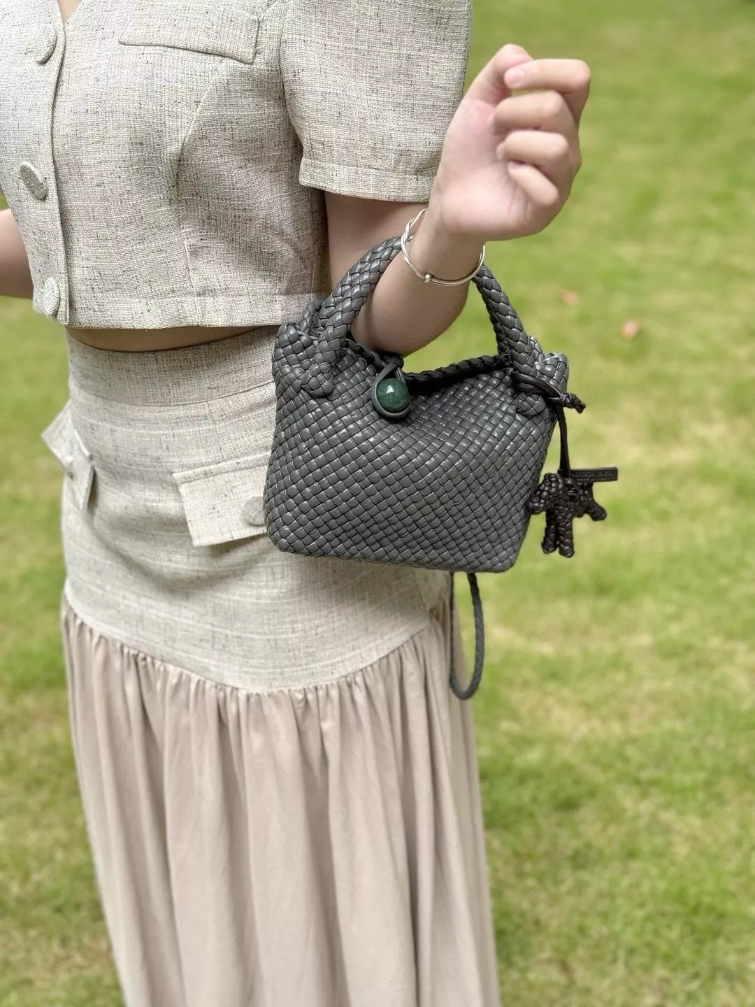 BV 火山灰・20cm Tosca mini 編織小包・頂級球扣設計・20cm