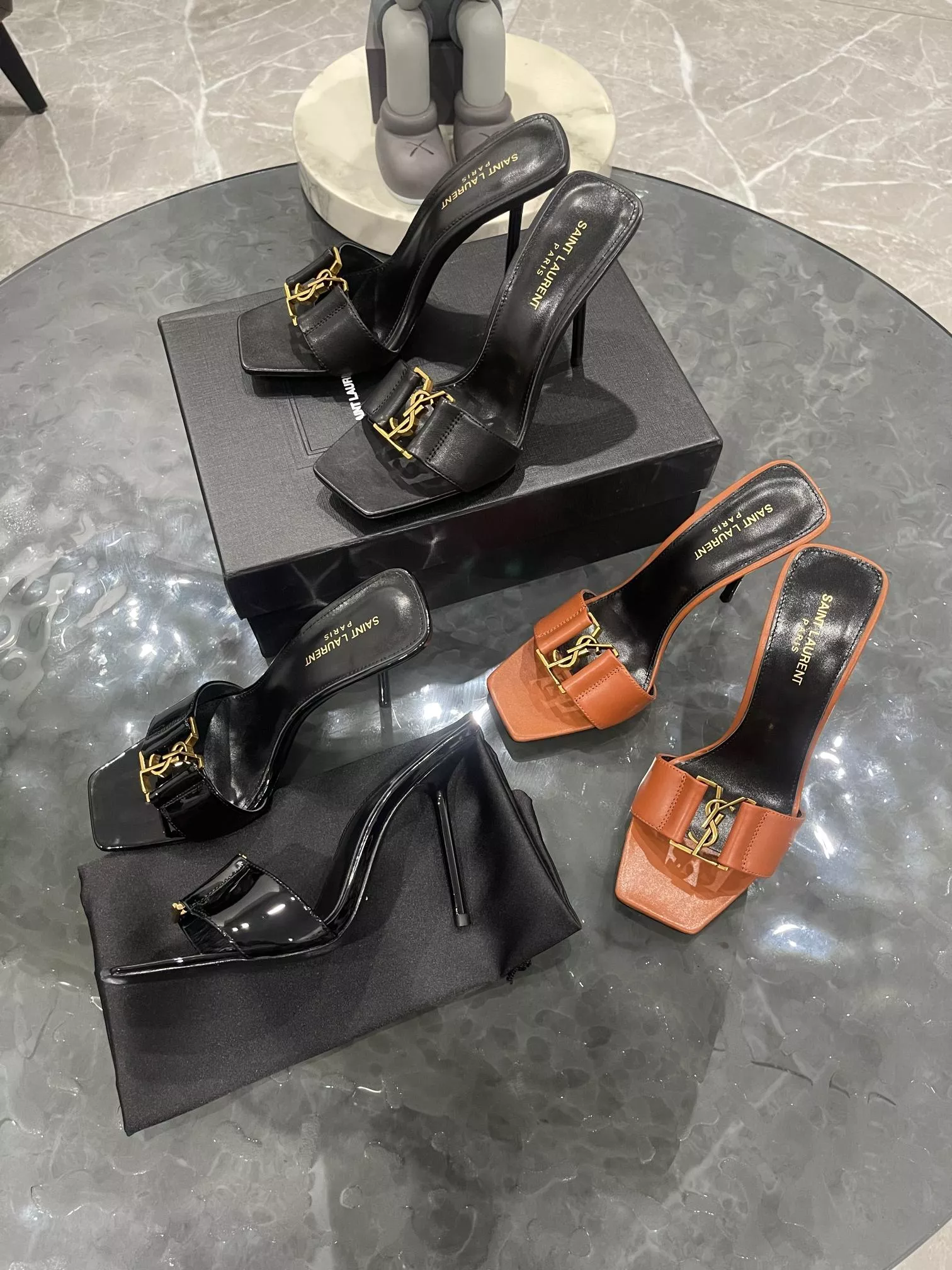YSL 三個色 高跟涼鞋/拖鞋・金屬字母設計・極簡一字帶氣場款