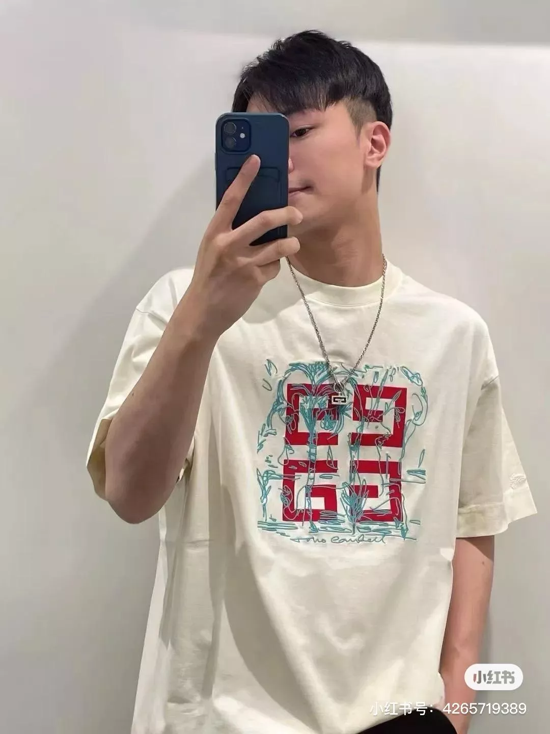 GIVENCHY x Tomo Campbell 聯名款 紅白刺繡T恤｜Tomo風格塗鴉印花設計｜重磅棉質・寬鬆版型