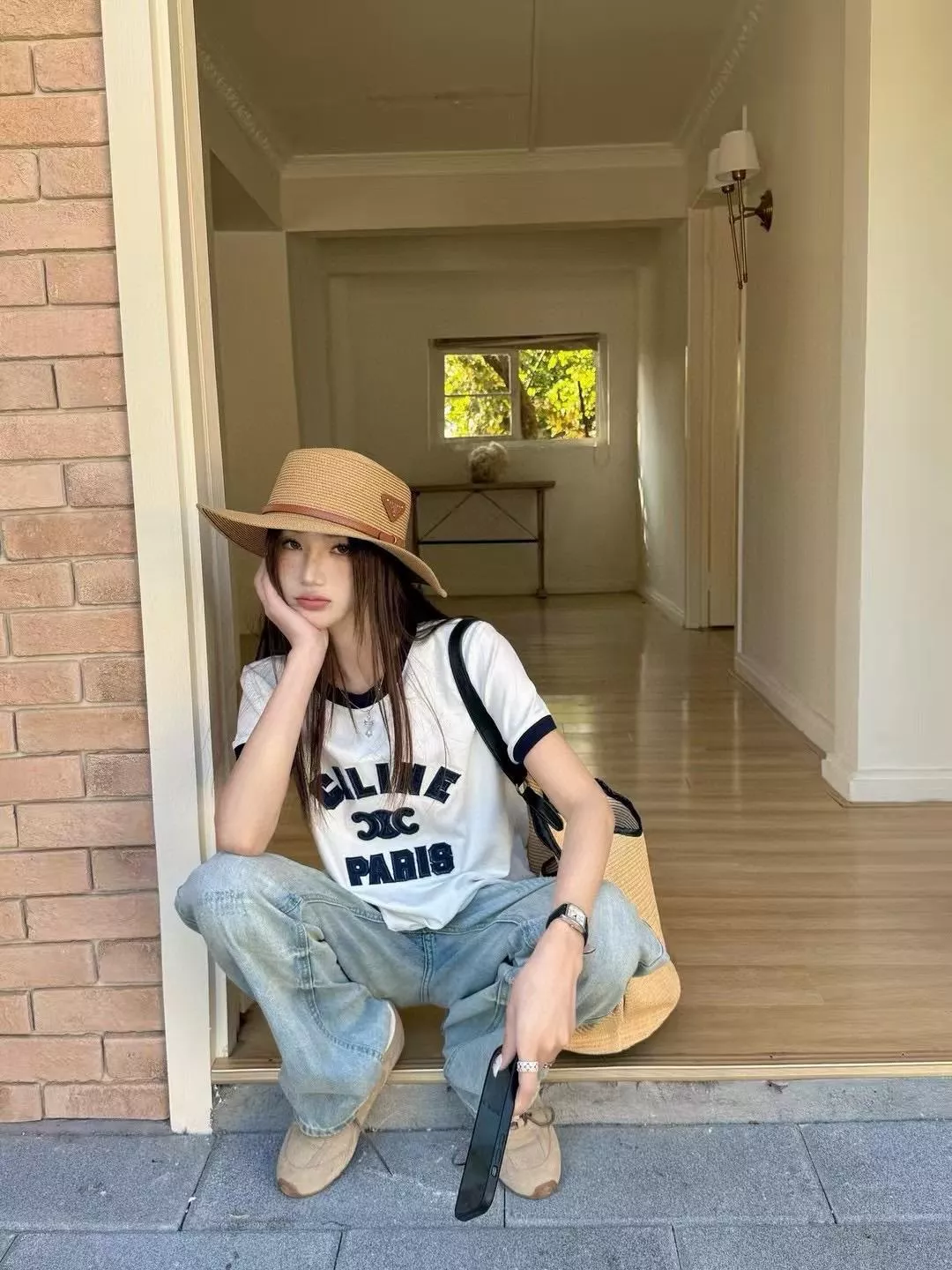 Celine 白黑滾邊刺繡短袖Tee・拼色學院風・立體徽章字母設計
