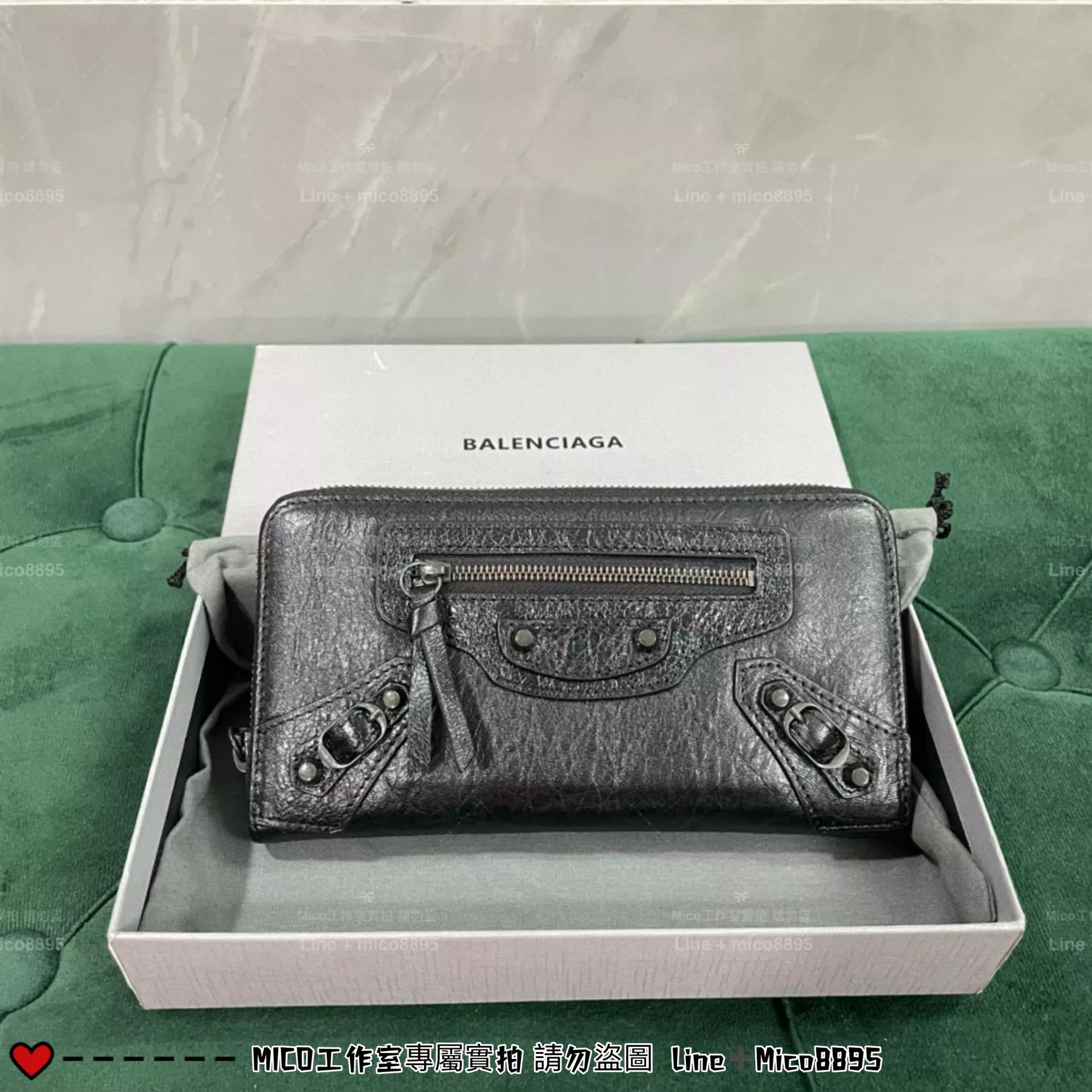 Balenciaga 巴黎世家｜黑色/古銅五金 爆裂紋機車風拉鍊長夾｜真皮｜大容量卡槽設計