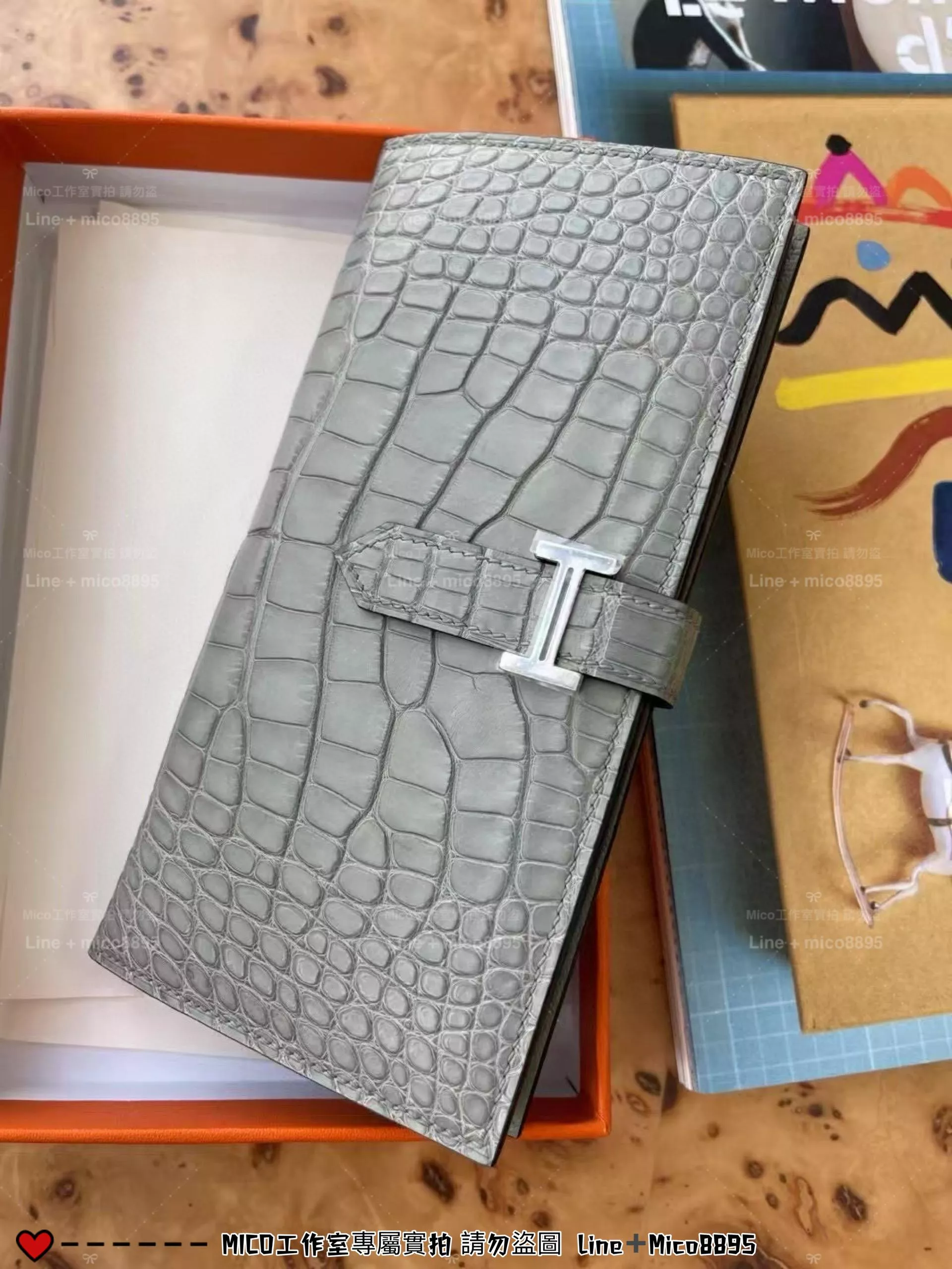 高訂質感 Bearn 長夾／霧面水晶灰色方塊鱷魚皮｜經典長夾設計