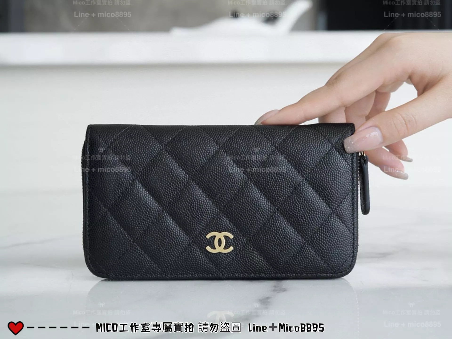 CHANEL 菱格壓紋拉鍊經典中夾｜黑金五金｜細球紋小牛皮｜9×15cm