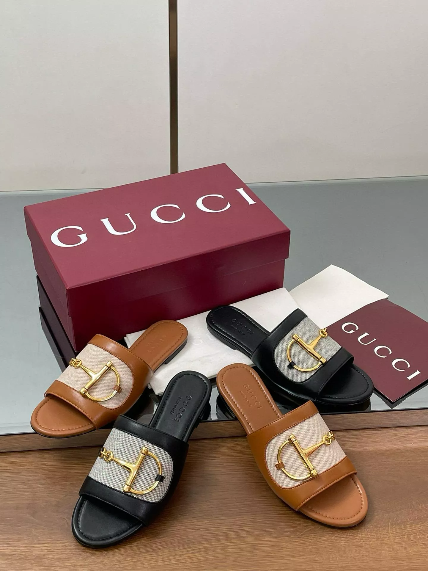 GUCCI 大D馬銜扣涼拖｜羊皮帆布拼接｜一字拖設計｜夏季百搭款