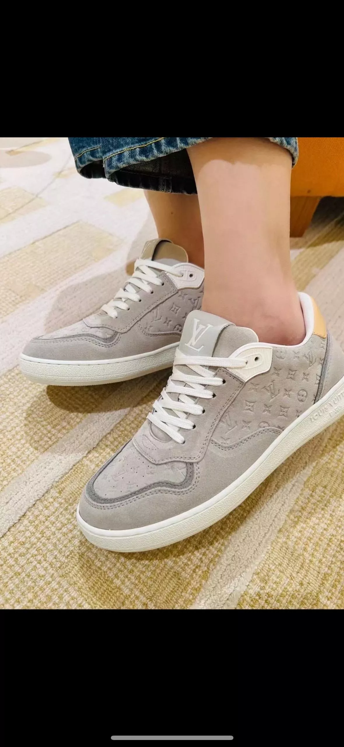Stadium Sneaker 復古壓紋運動鞋 灰色麂皮運動鞋