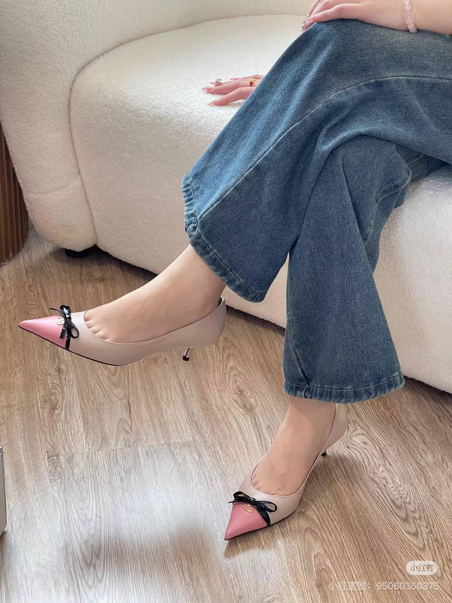 Valentino 春夏新款 V LOGO 粉色氣質款 蝴蝶結尖頭低跟鞋 赫本風 3.5cm 34-40
