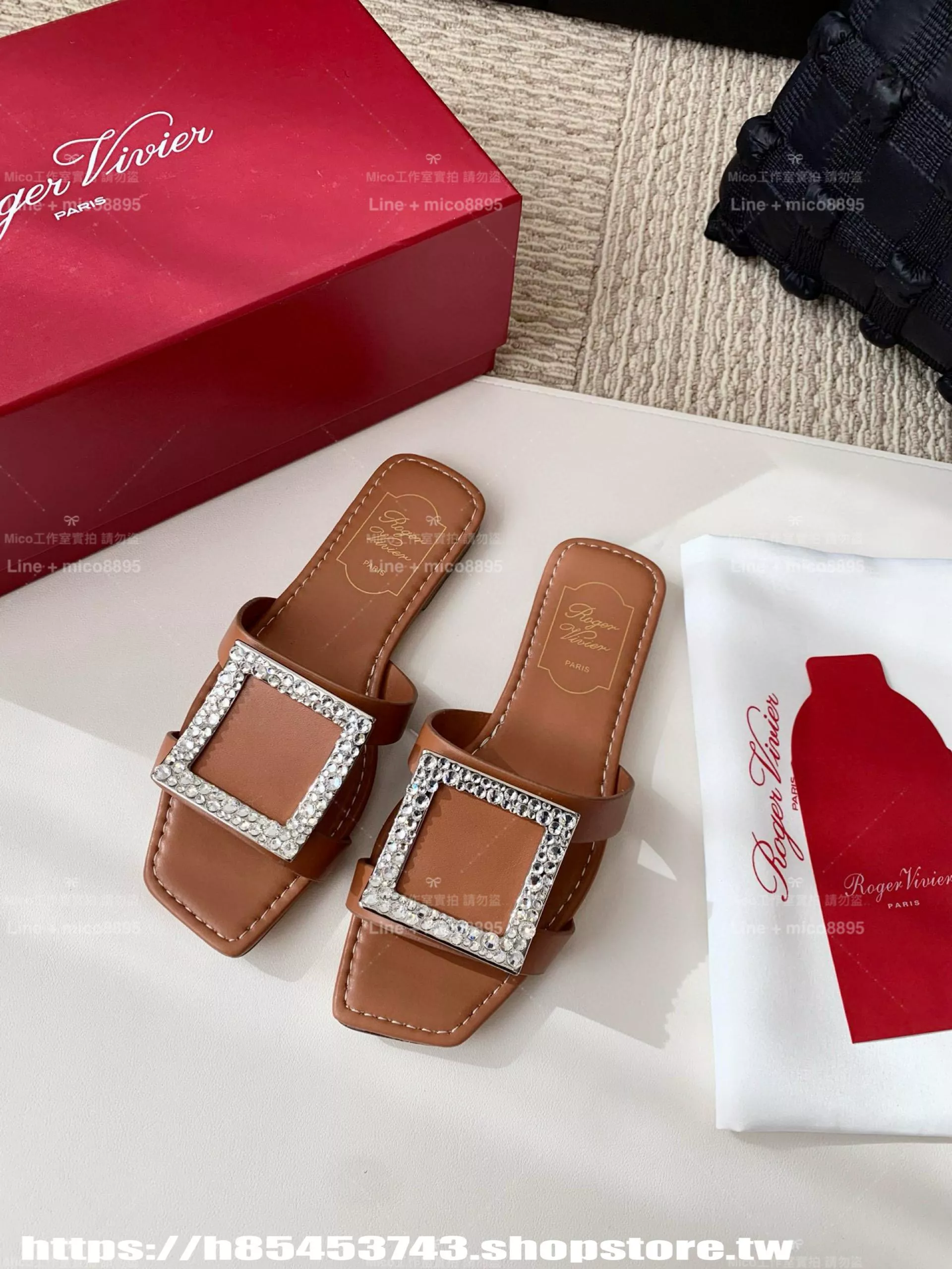 Roger Vivier 平底款 棕色梯形方扣水鑽涼拖鞋｜進口牛皮＋真皮底