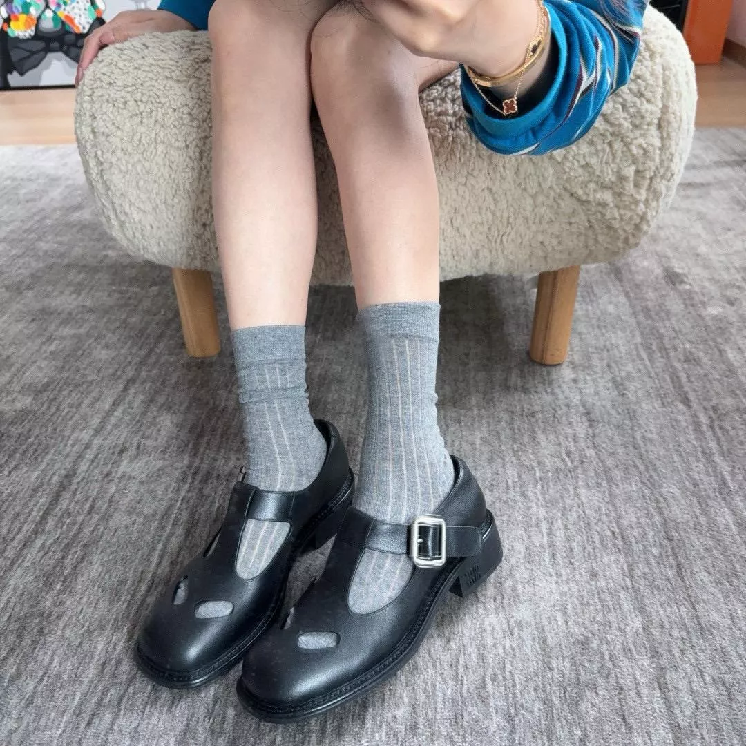 Miumiu 學院風 春夏鏤空T帶厚底瑪麗珍女鞋 復古增高牛津鞋