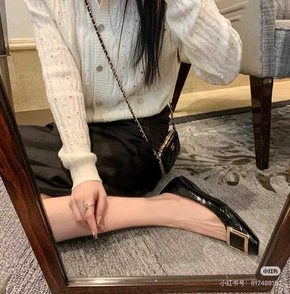 RV 方扣黑色漆皮平底鞋｜百搭淺口鞋 日常通勤休閒款 34–40碼