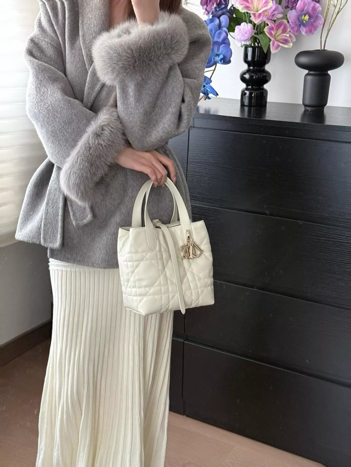 TOUJOURS 竪版 小號 白色 水桶包 18cm