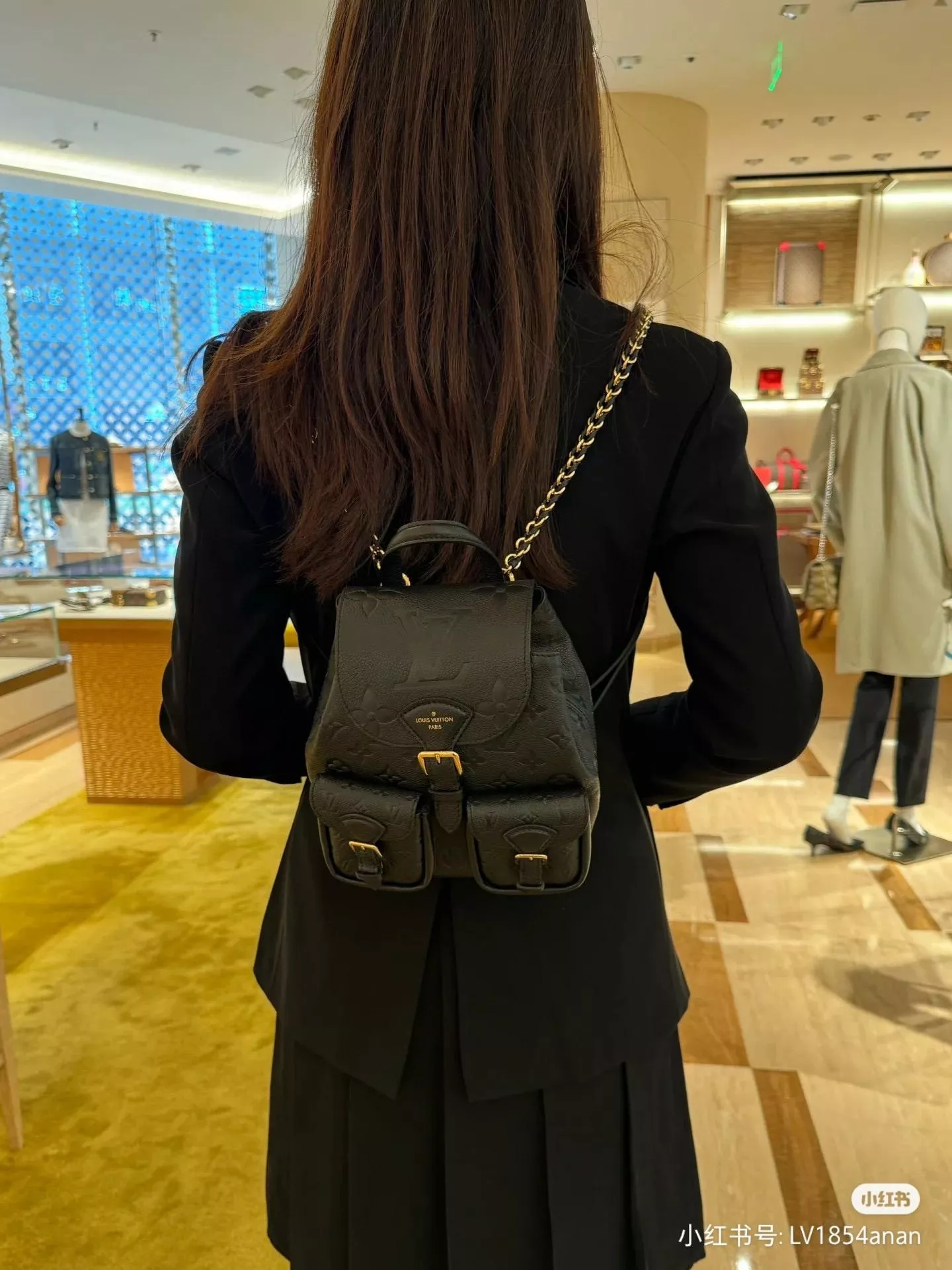 黑色 Backup Monogram Empreinte 壓紋雙肩包 M47072｜手提/肩背/雙肩三用