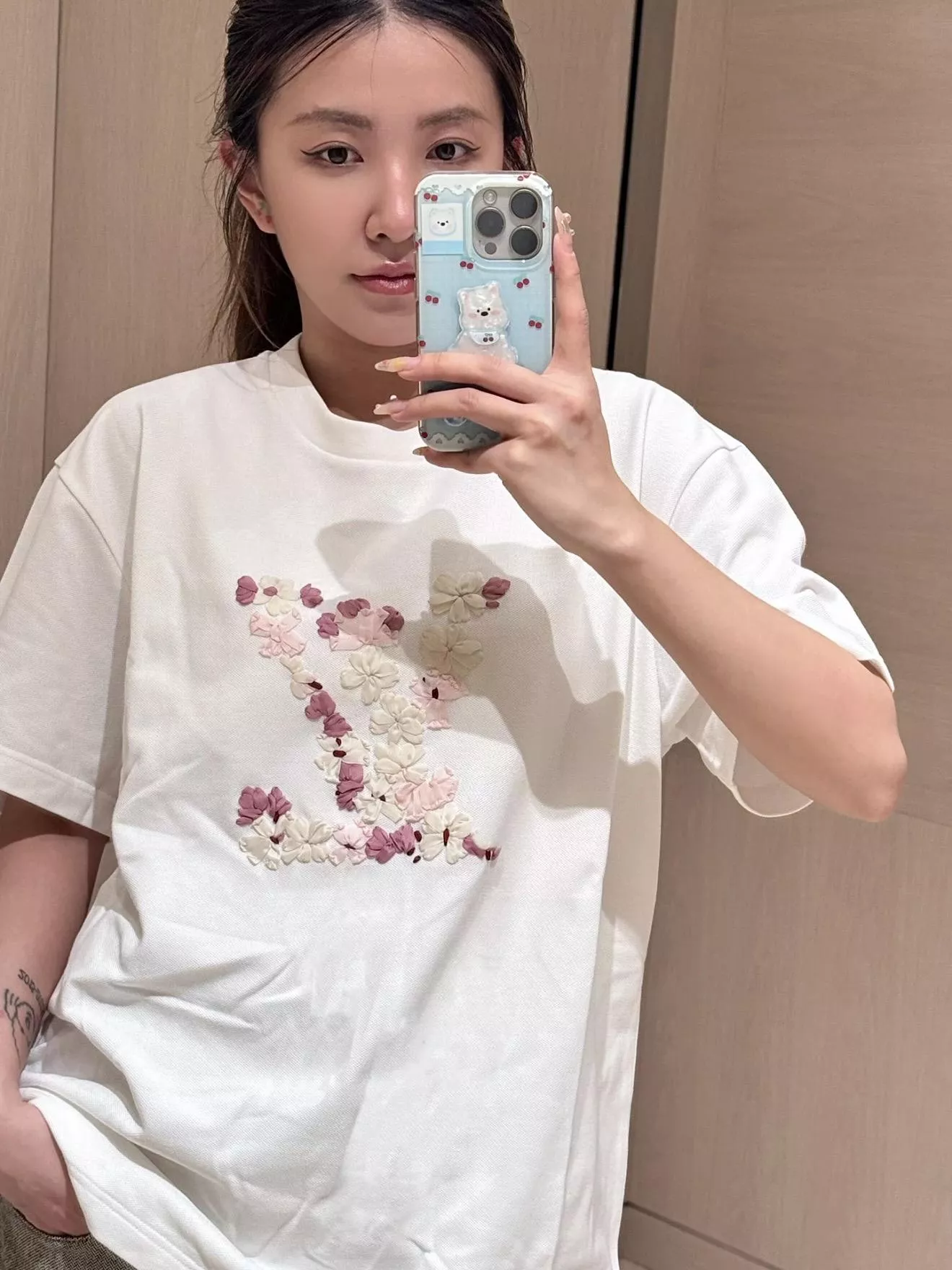 LV 花朵立體刺繡雙層手工Tee（S/M/L/XL）