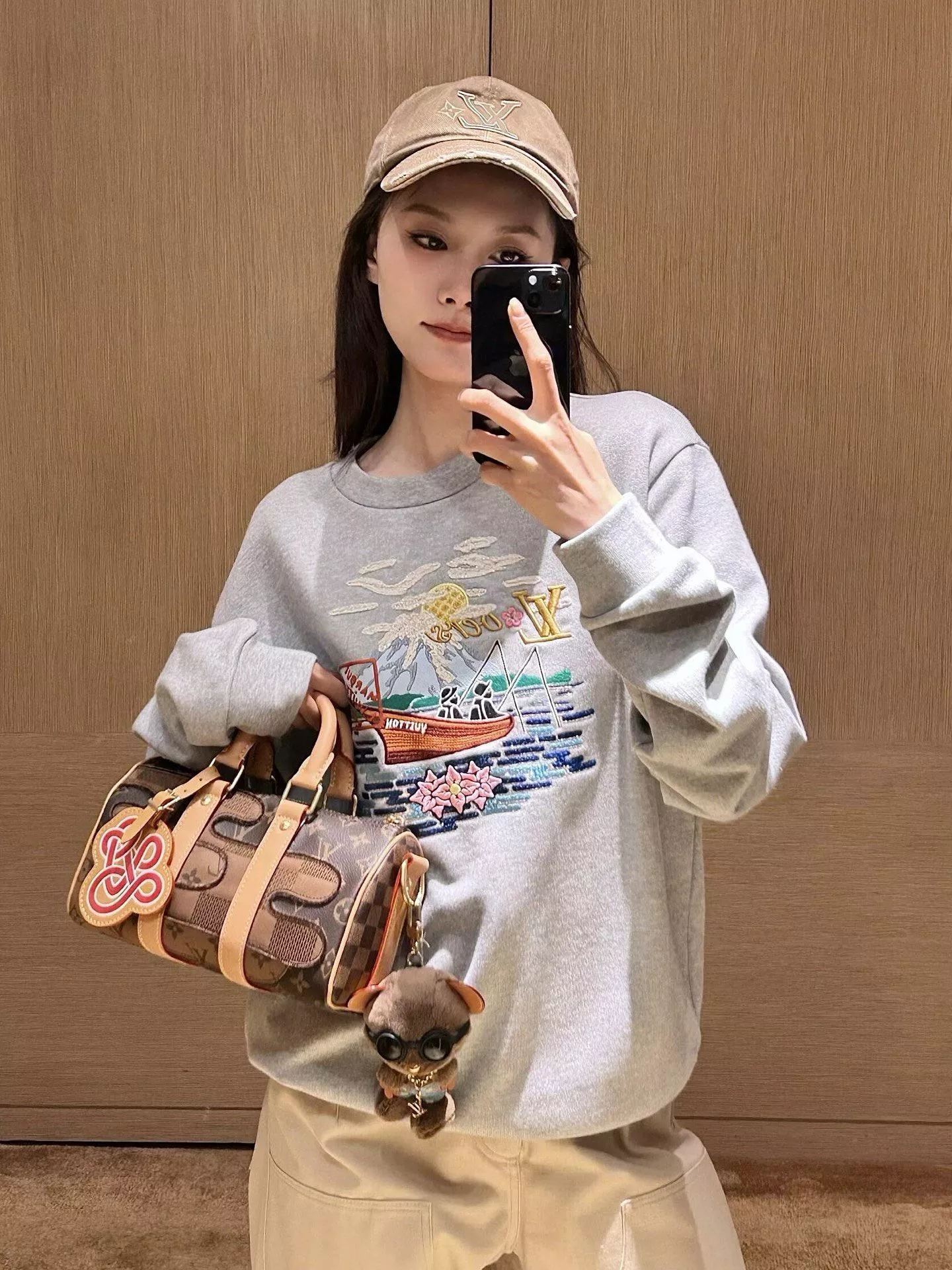 LV × NIGO 富士山刺繡厚磅灰色長袖上衣｜XS~L