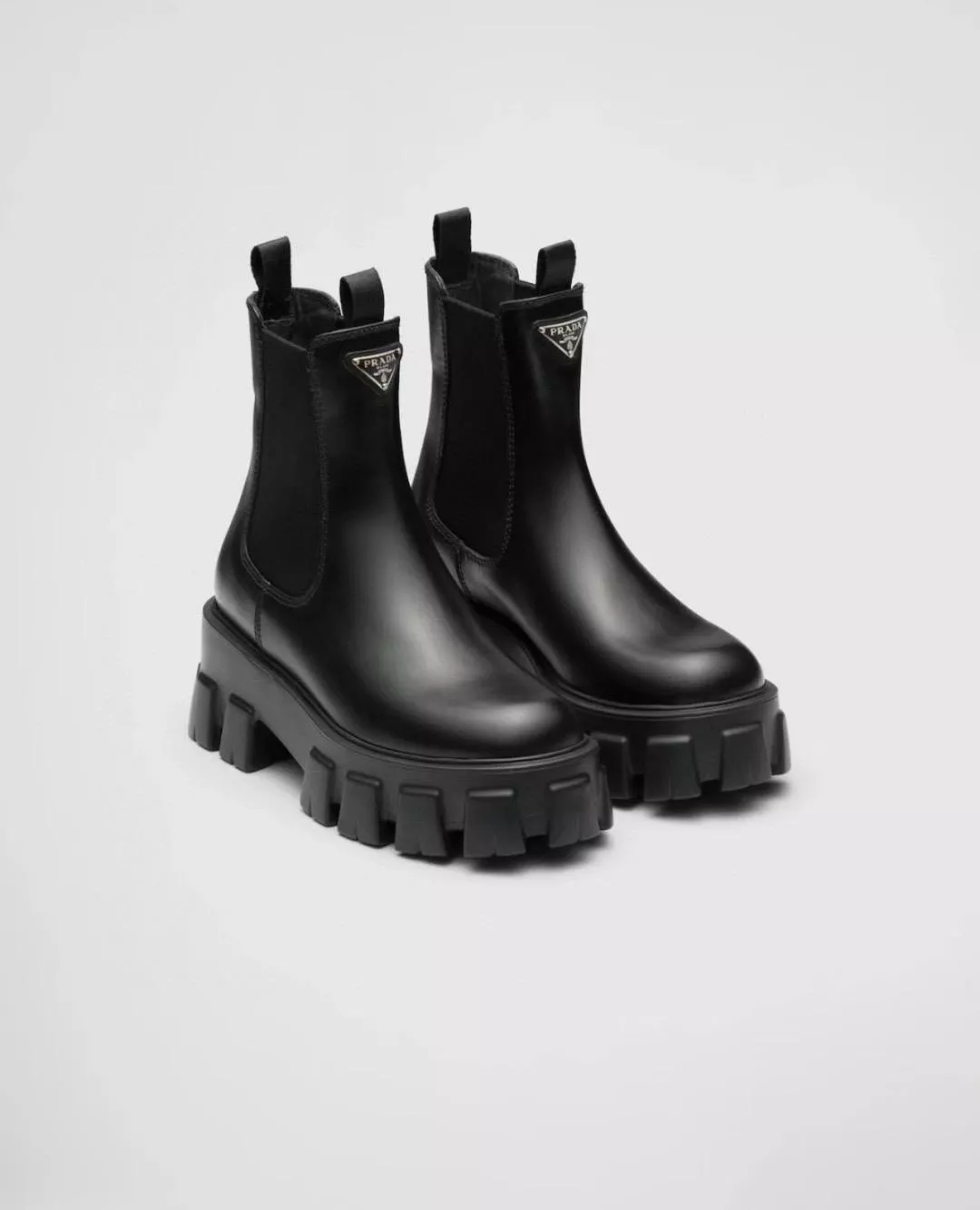 PRADA 厚底6.5cm切爾西短靴・原廠牛皮面・街頭復古風・