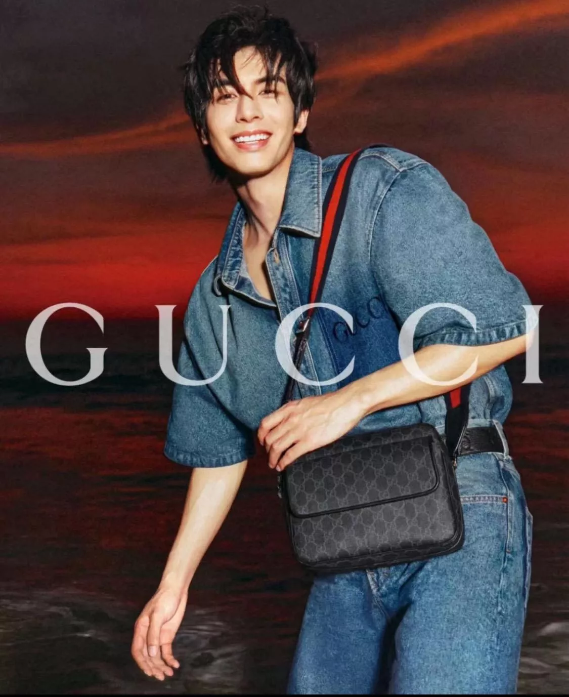 Gucci 男士郵差包 斜背包 23cm 型號：795479｜深灰GG圖騰
