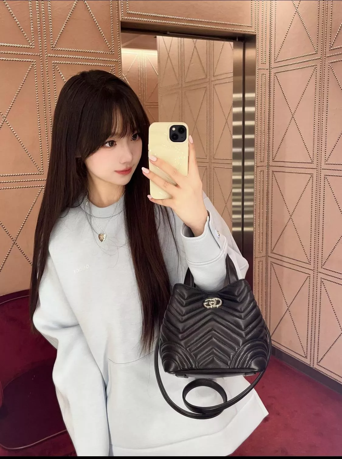 Gucci Marmont 黑色純色牛皮托特包 18cm 小號（847386）