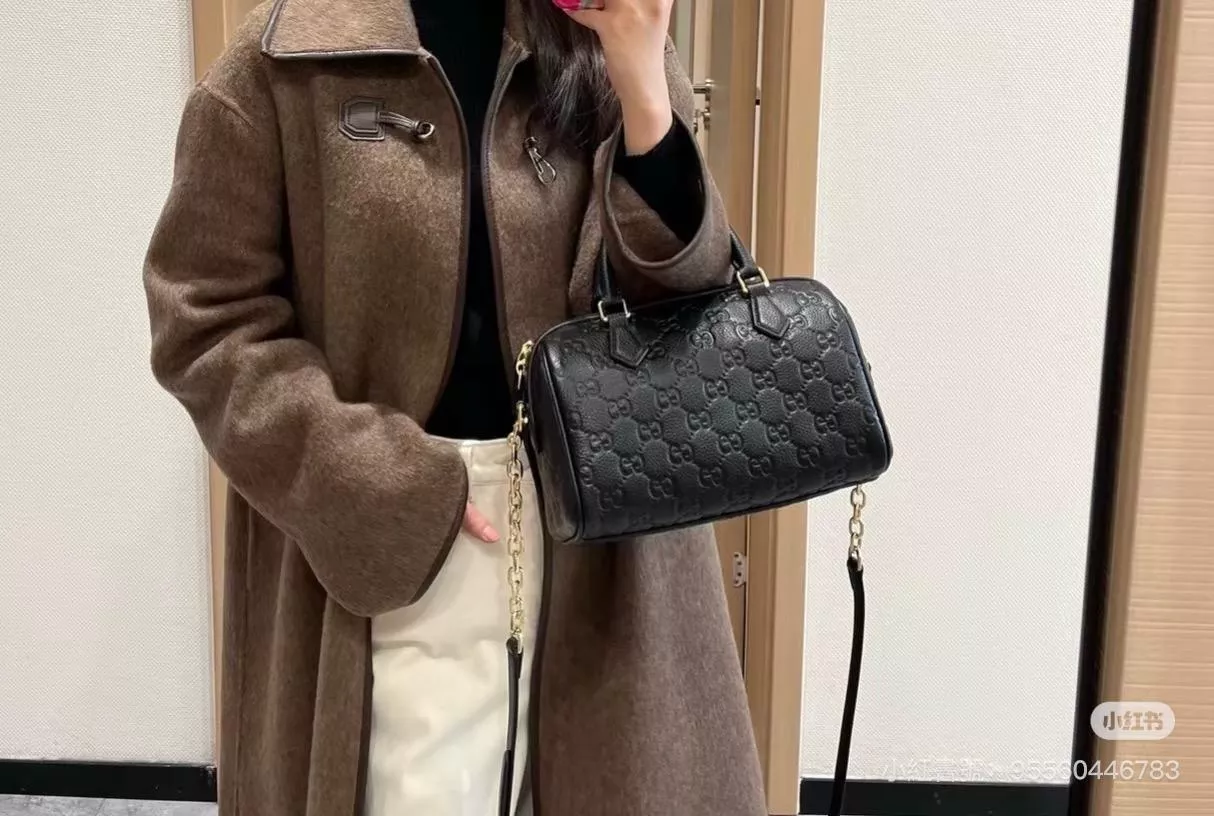 Gucci Emblem 枕頭包 848889 小號 20cm GG壓紋黑色