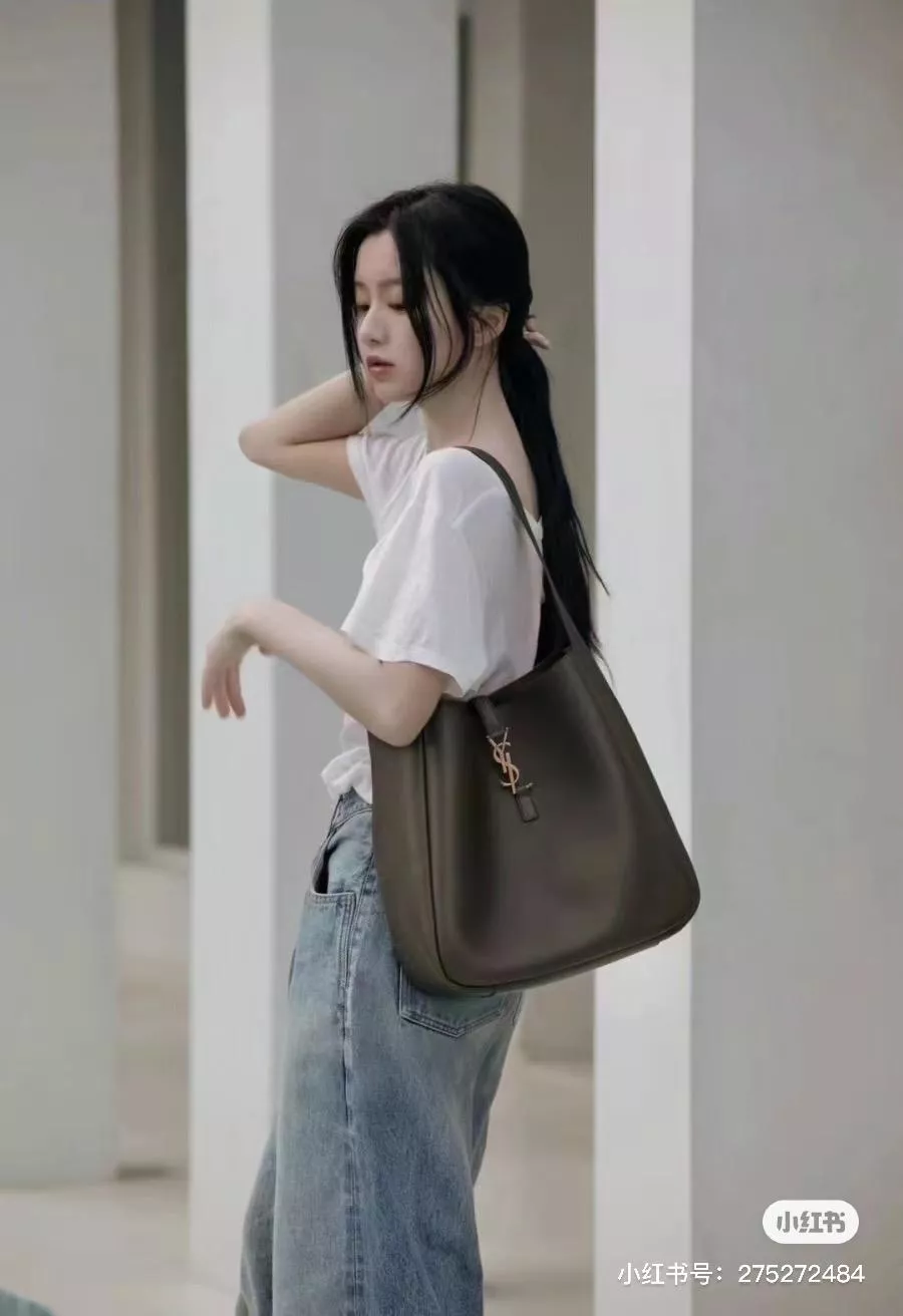 【LE5À7 Hobo大號】麝香綠 復古金屬扣柔軟牛皮托特肩背包｜30cm