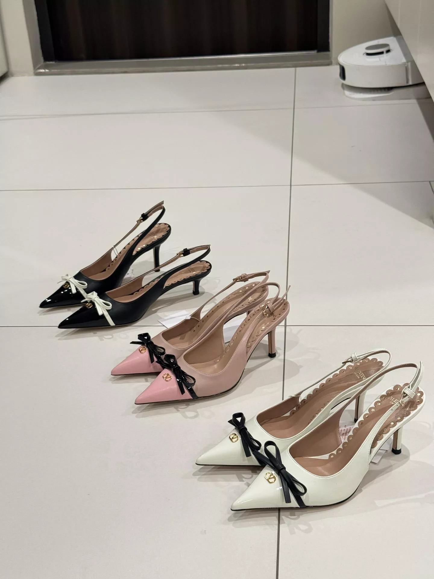 Valentino 精品感小蝴蝶結高跟鞋（黑／粉／白）35-39碼｜8cm