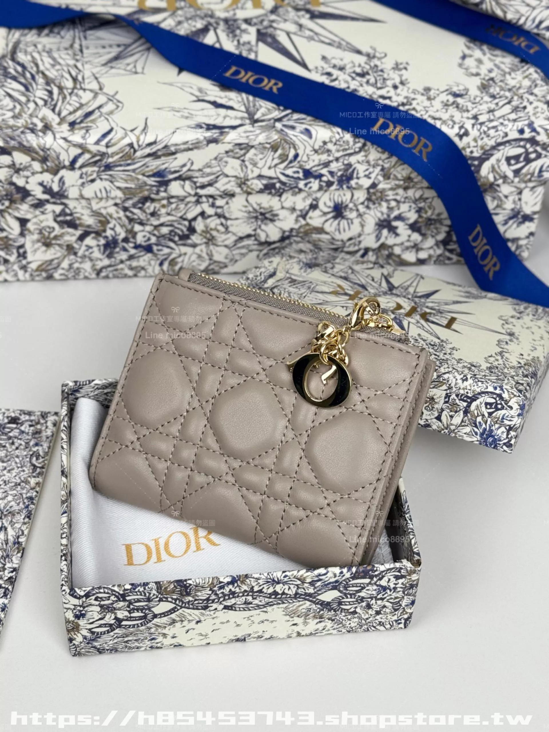 Dior 雲灰色 Caro Dahlia CD吊飾小羊皮錢包｜11.5×9×2cm